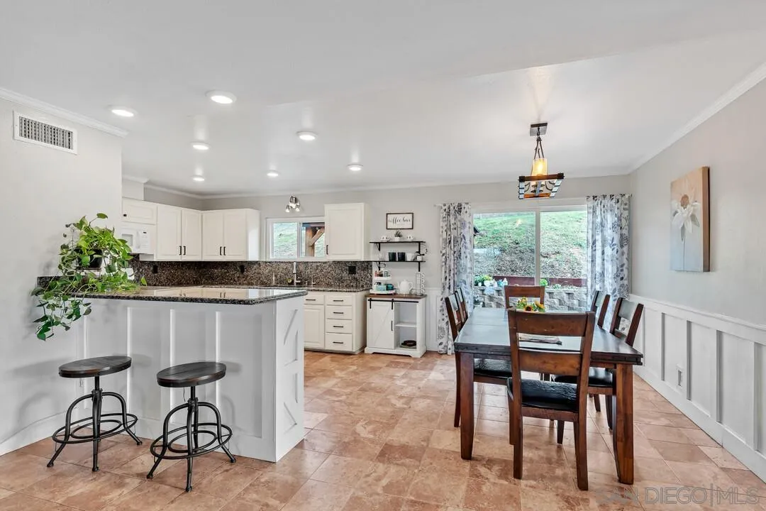 1255 Bermuda Pl, El Cajon, CA 92021