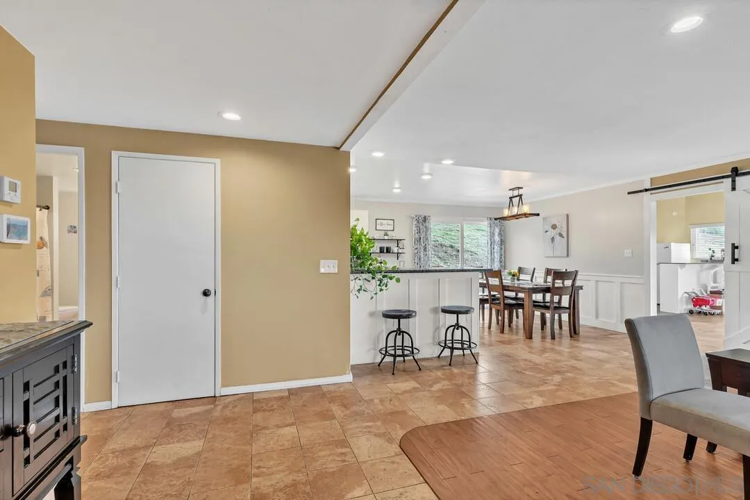 1255 Bermuda Pl, El Cajon, CA 92021