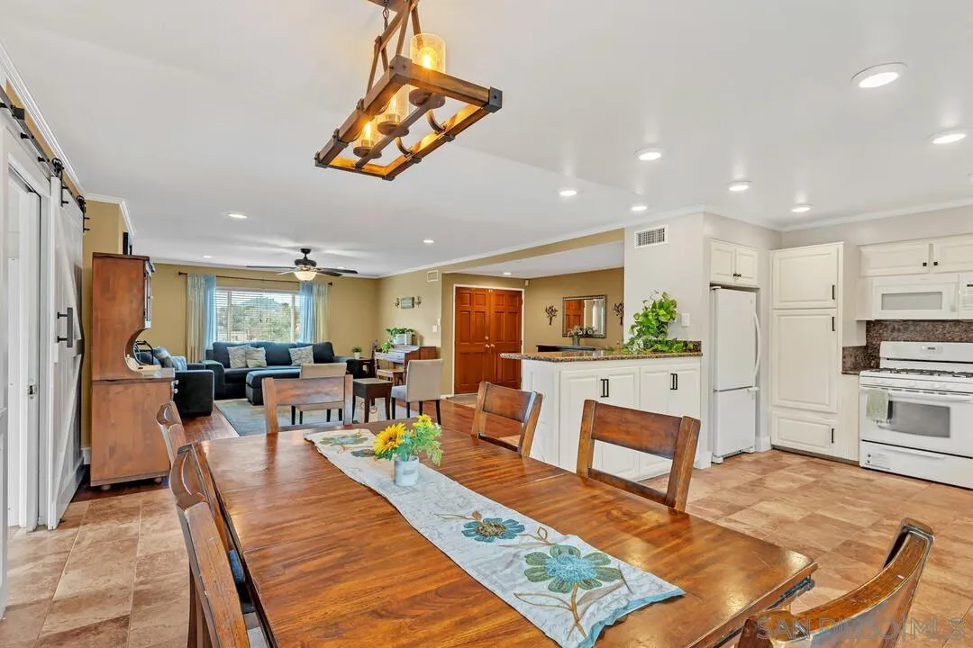 https://cdn.realtyfeed.com/cdn/127/260003625/adc6d3ad2dbc80399365932130580d7a.webp