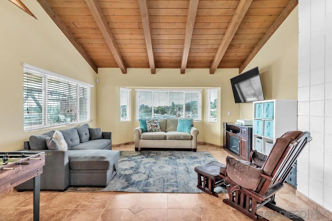1255 Bermuda Pl, El Cajon, CA 92021