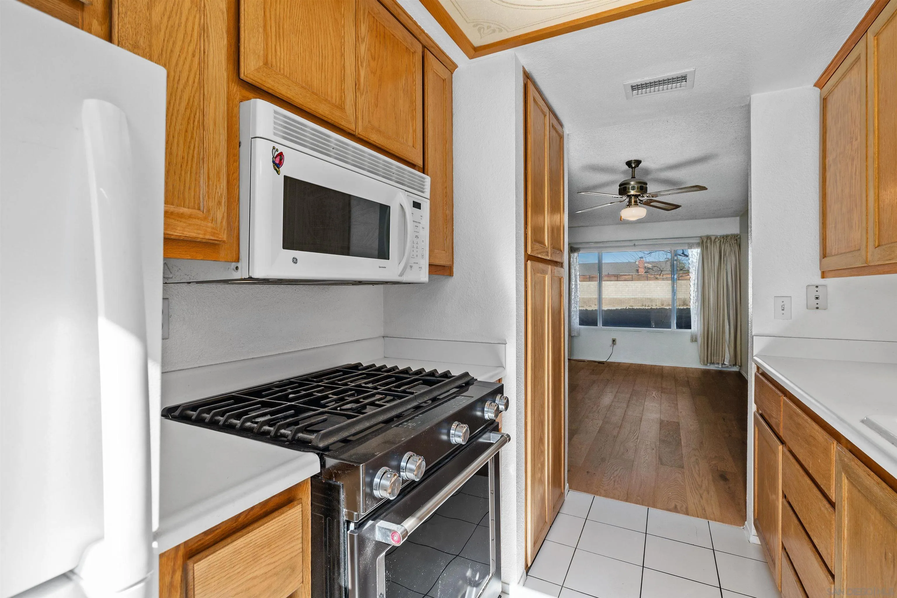 https://cdn.realtyfeed.com/cdn/127/260003626/c5289d1ab3dcebd83819f997b641b6fb.webp