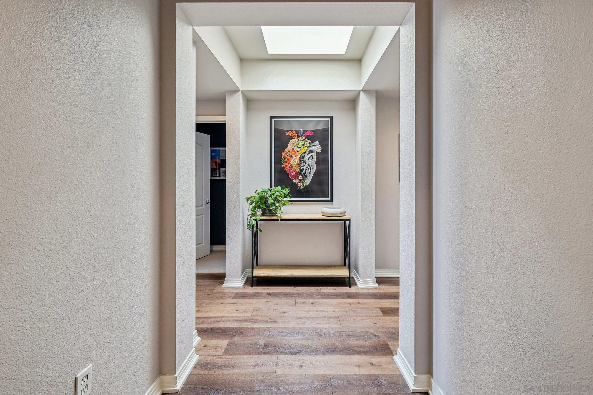 https://cdn.realtyfeed.com/cdn/127/260003630/790b40cf711f5bc26d8890f41662754b.webp