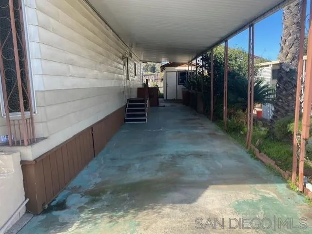 https://cdn.realtyfeed.com/cdn/127/260003646/513e39ec9b14bdf1d6da8f1861a84a61.webp