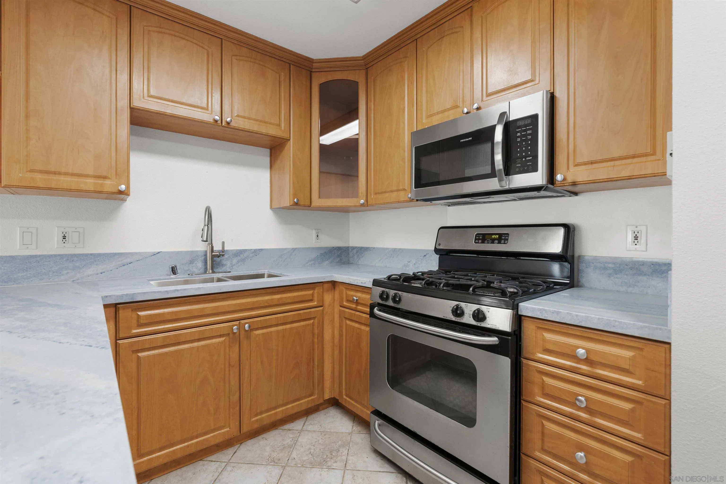 https://cdn.realtyfeed.com/cdn/127/260003647/12c4cc2c45b395e43be678c79e05b607.webp