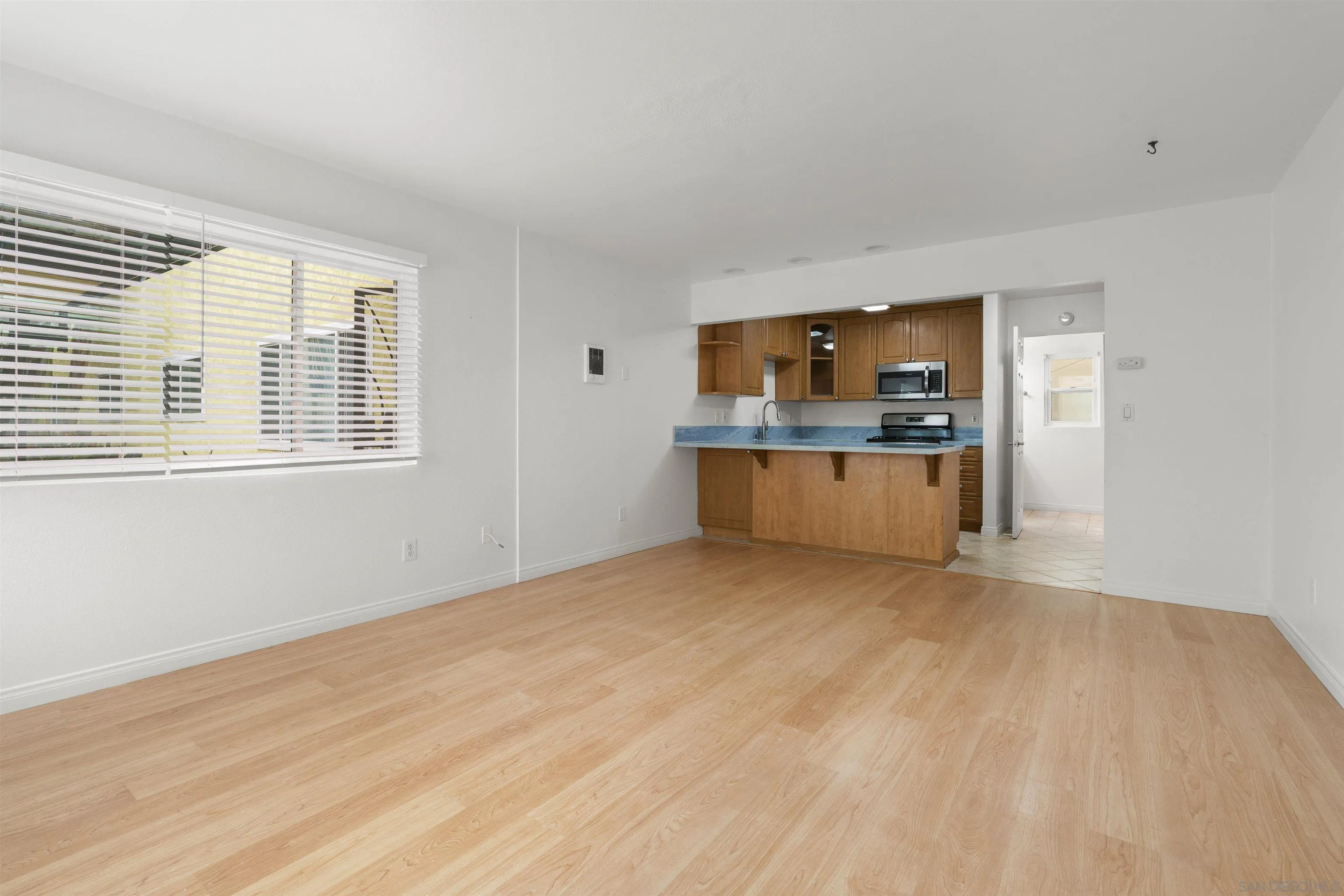 https://cdn.realtyfeed.com/cdn/127/260003647/247b2c3217027196d913ea31375f49e2.webp