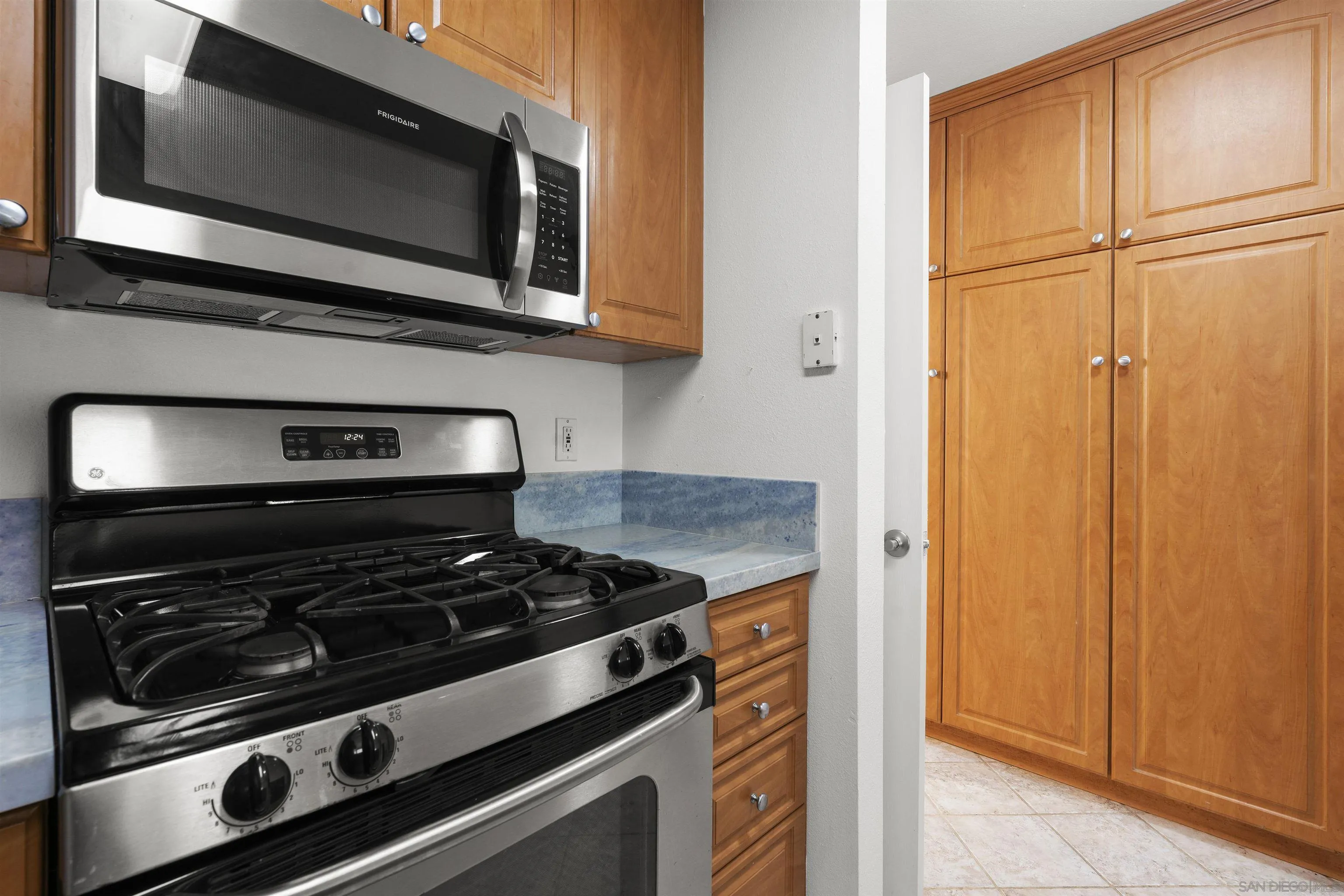 https://cdn.realtyfeed.com/cdn/127/260003647/72c9c671ca24f94ea4d3f726ff54fb61.webp