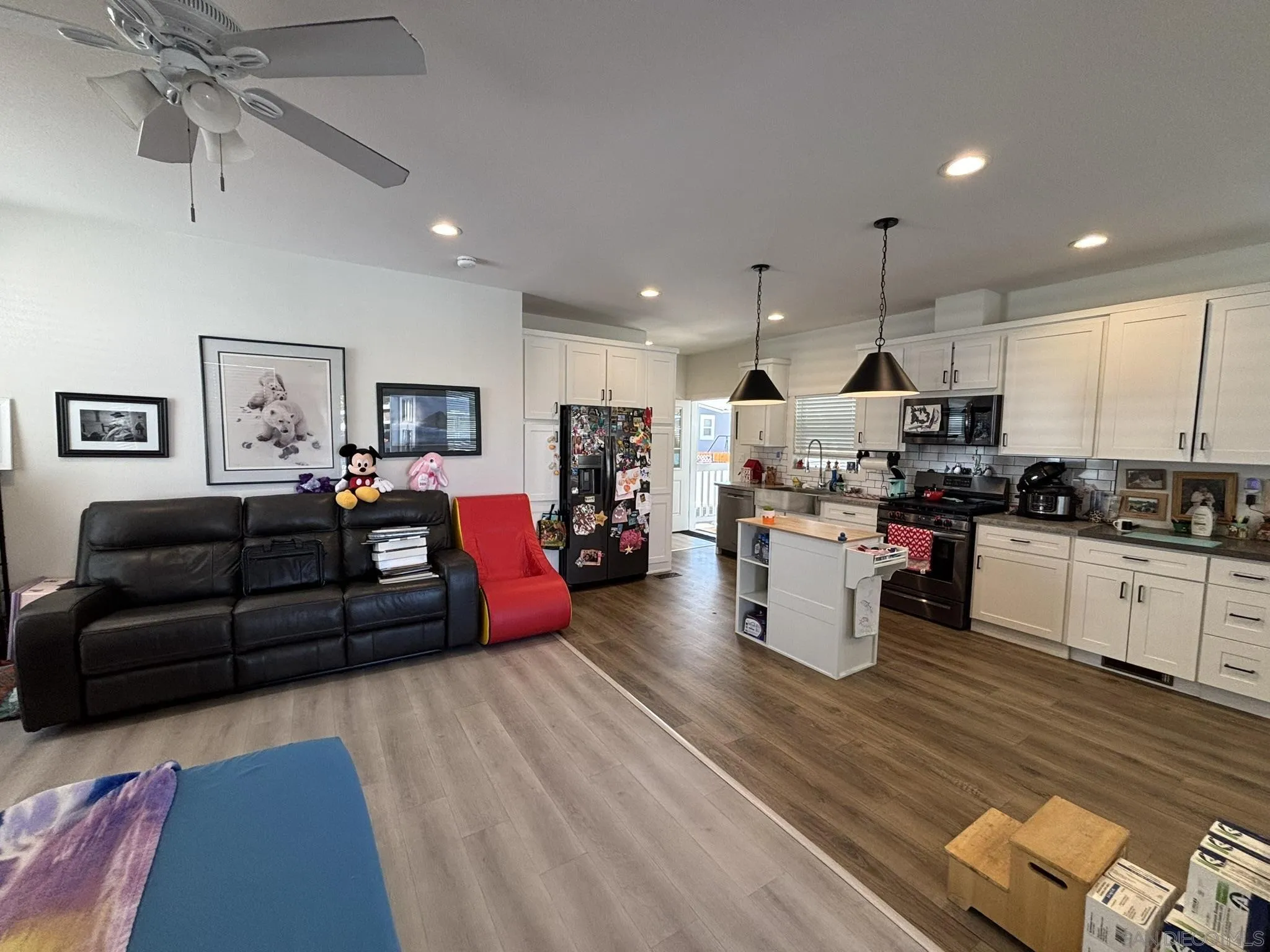 https://cdn.realtyfeed.com/cdn/127/260003653/48fd51786e0ae400ee9f28c22af13c80.webp