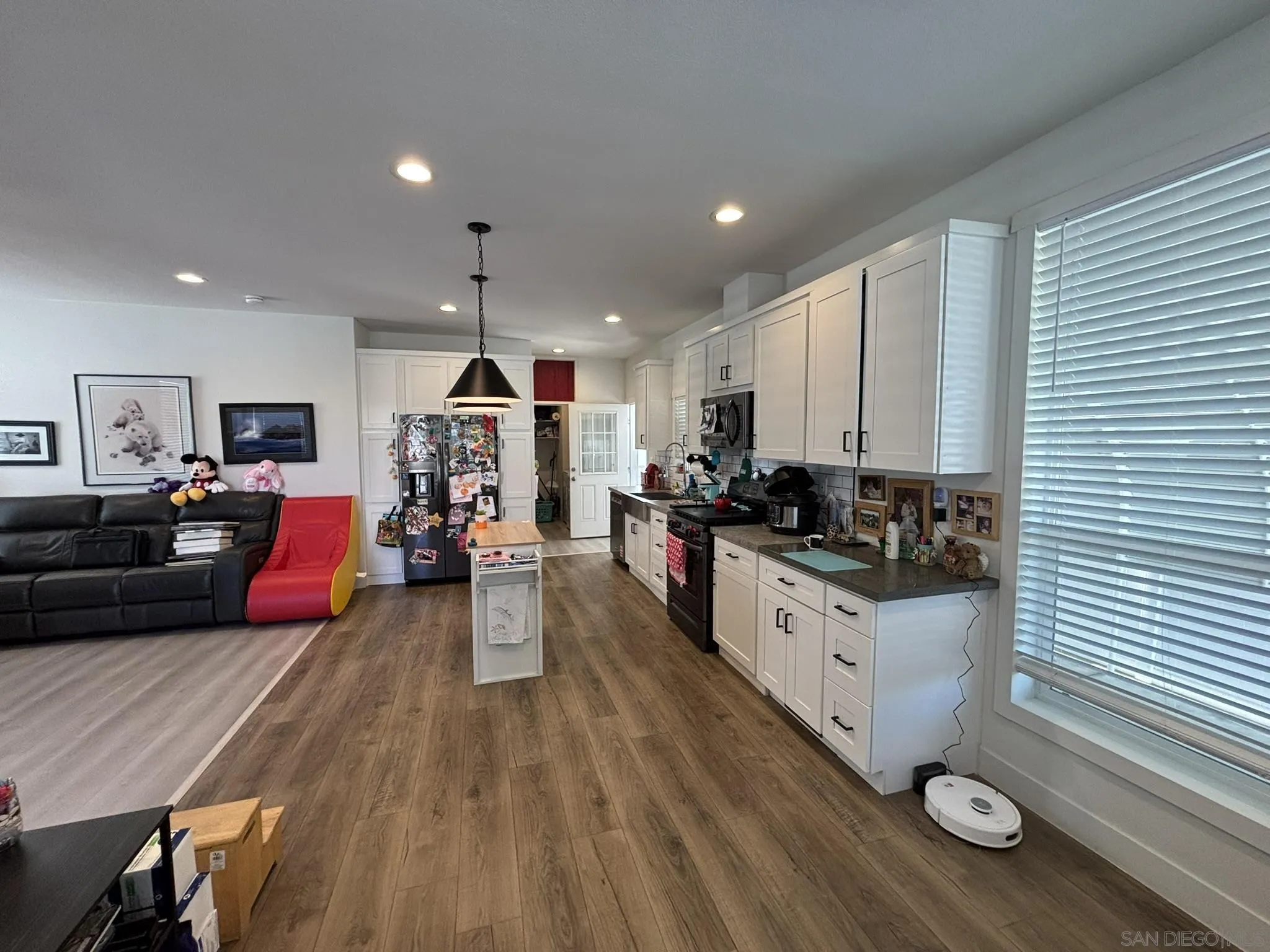 https://cdn.realtyfeed.com/cdn/127/260003653/cae4b67c5a30ad1db1db41503b769f55.webp