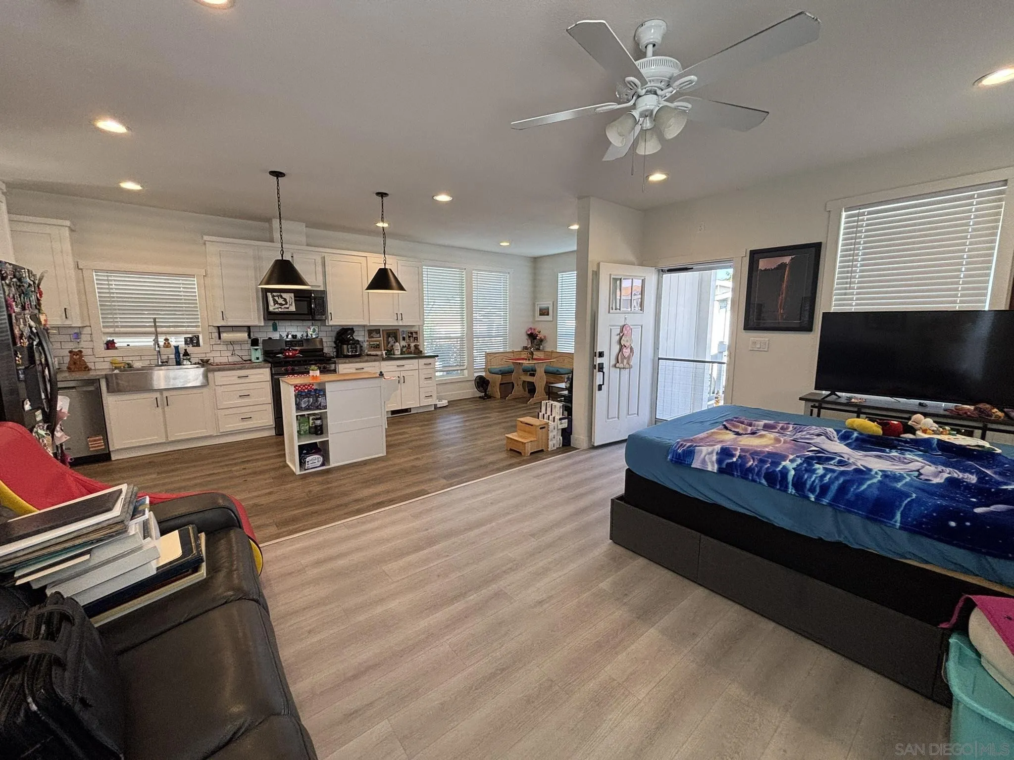 https://cdn.realtyfeed.com/cdn/127/260003653/d611585019a5915272b7307d03e67b6e.webp