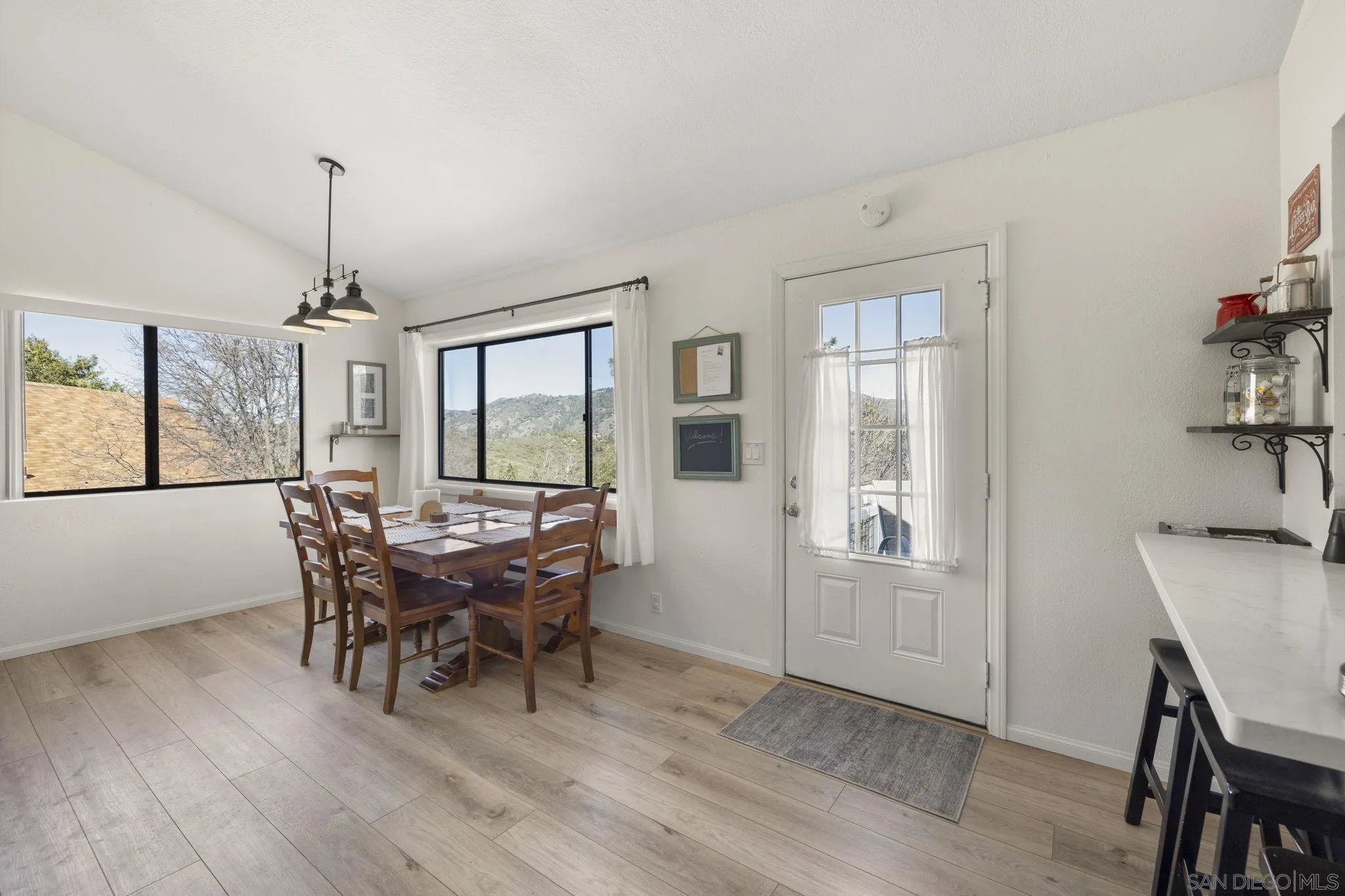 https://cdn.realtyfeed.com/cdn/127/260003655/1a341929ac19110d81fa43c0b52d50e9.webp