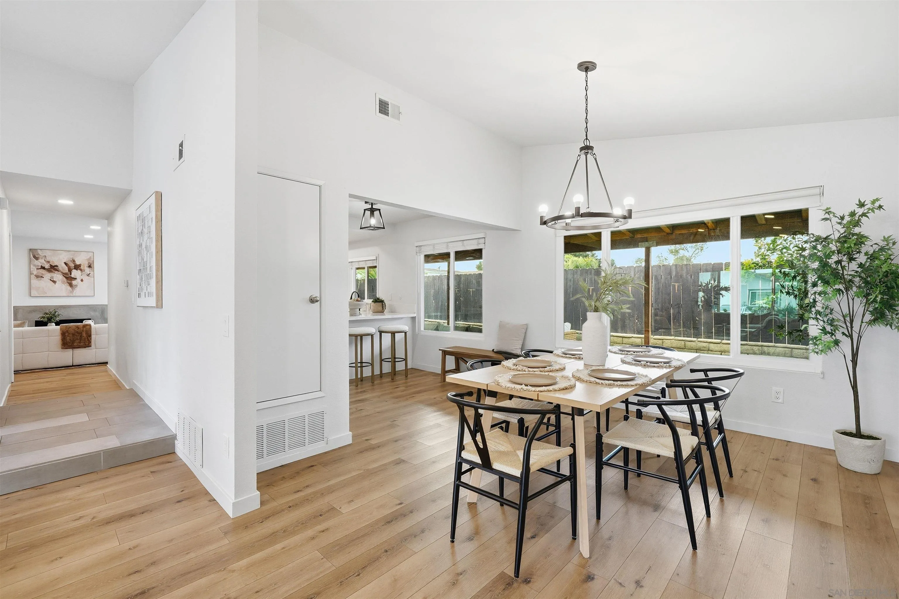 https://cdn.realtyfeed.com/cdn/127/260003662/2f63cf9fe047c15557883ba4866e8b73.webp