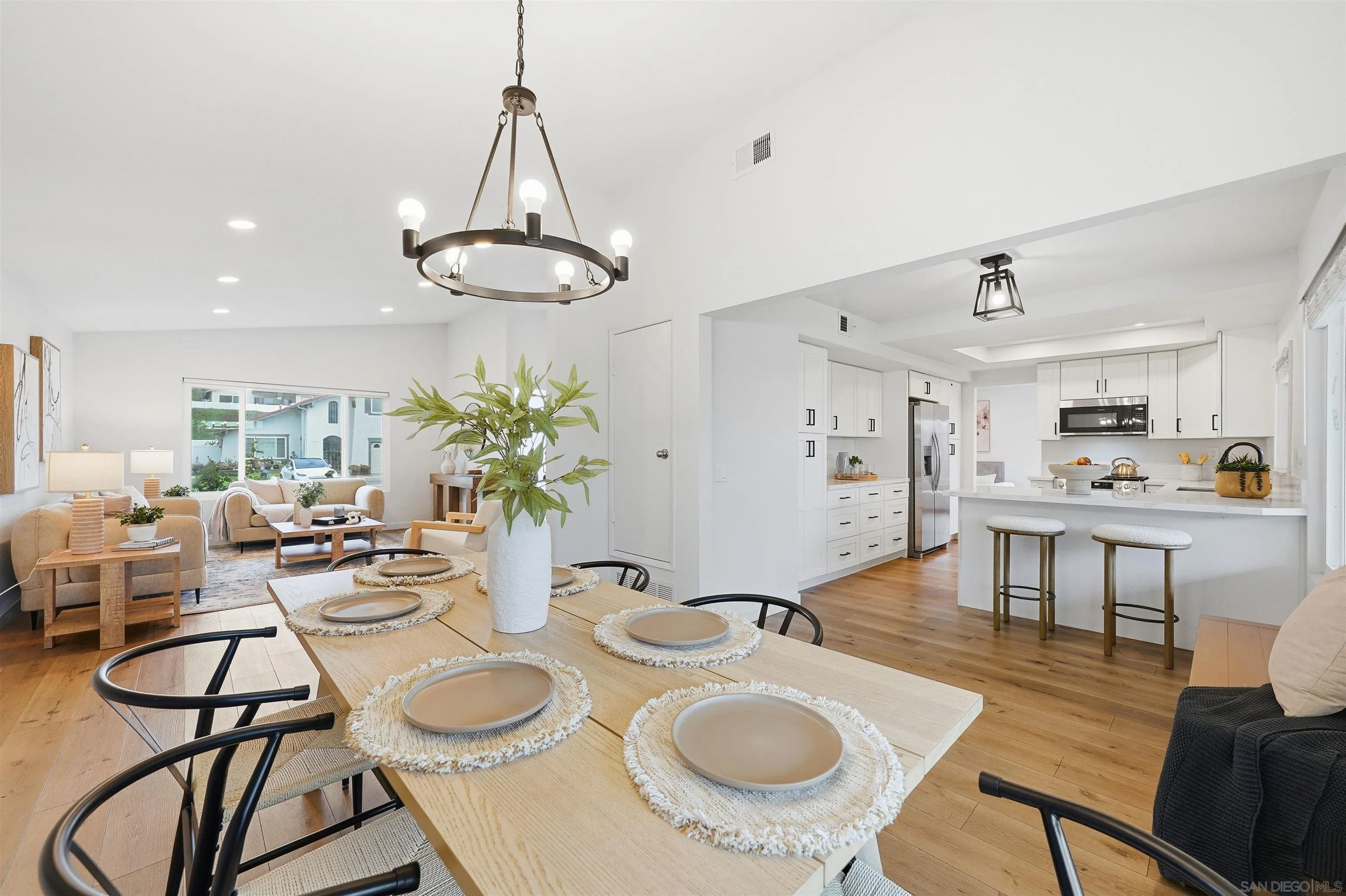 https://cdn.realtyfeed.com/cdn/127/260003662/5d39a5873448978b32b11e462a4b64dc.webp
