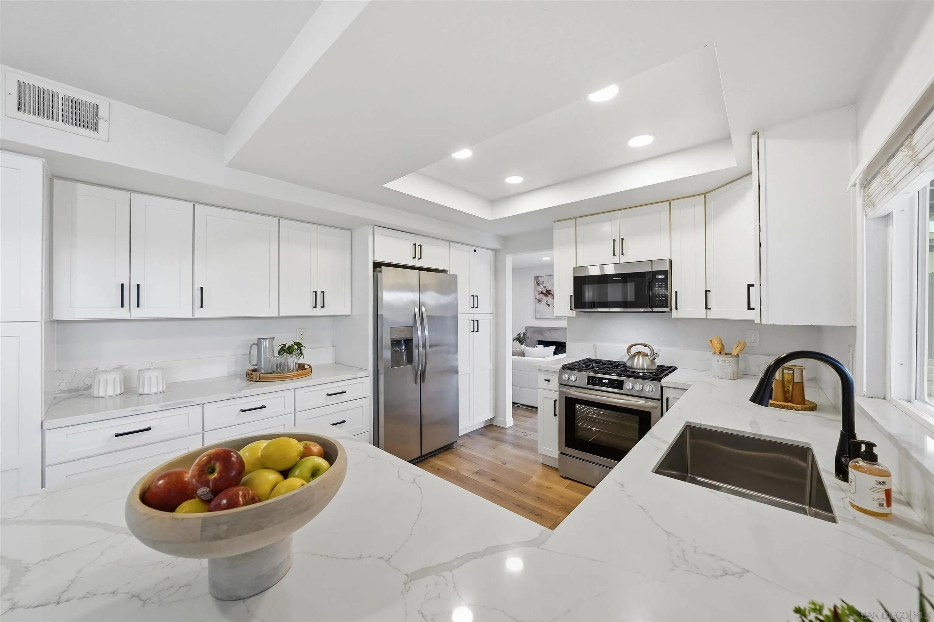 https://cdn.realtyfeed.com/cdn/127/260003662/7f79a127048aa7be0146b56d3162c666.webp