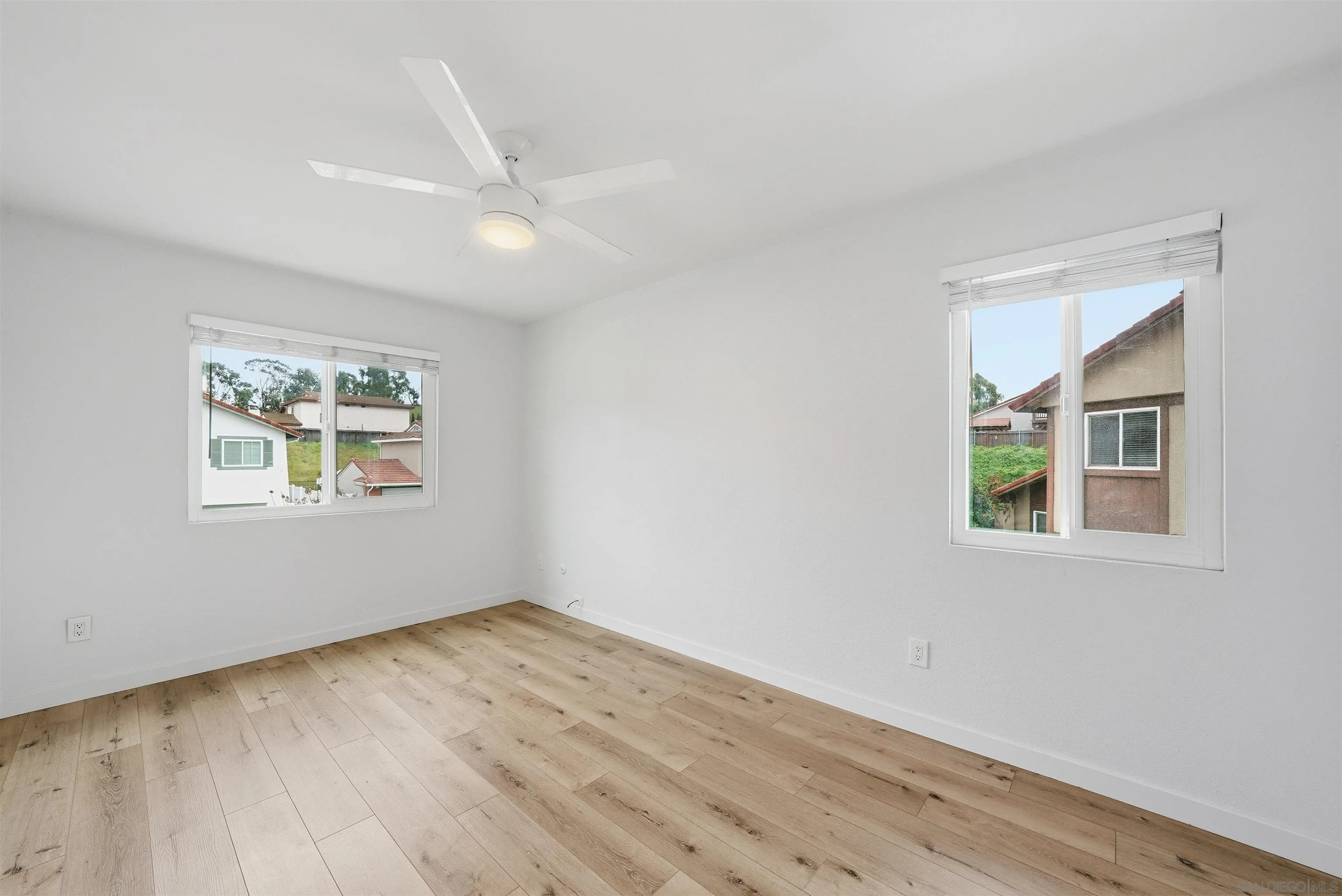 https://cdn.realtyfeed.com/cdn/127/260003662/e132f509ec576fa729d8b830b61506e1.webp