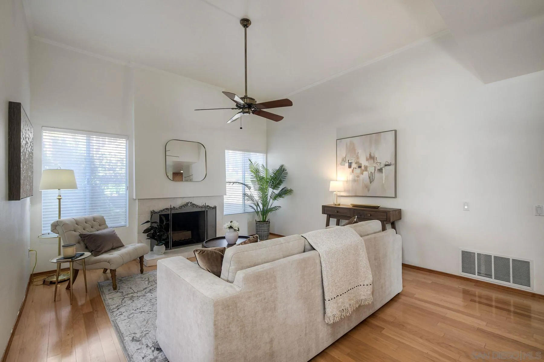https://cdn.realtyfeed.com/cdn/127/260003663/07a09fd15dc3d6273b40f0a78a728ab0.webp