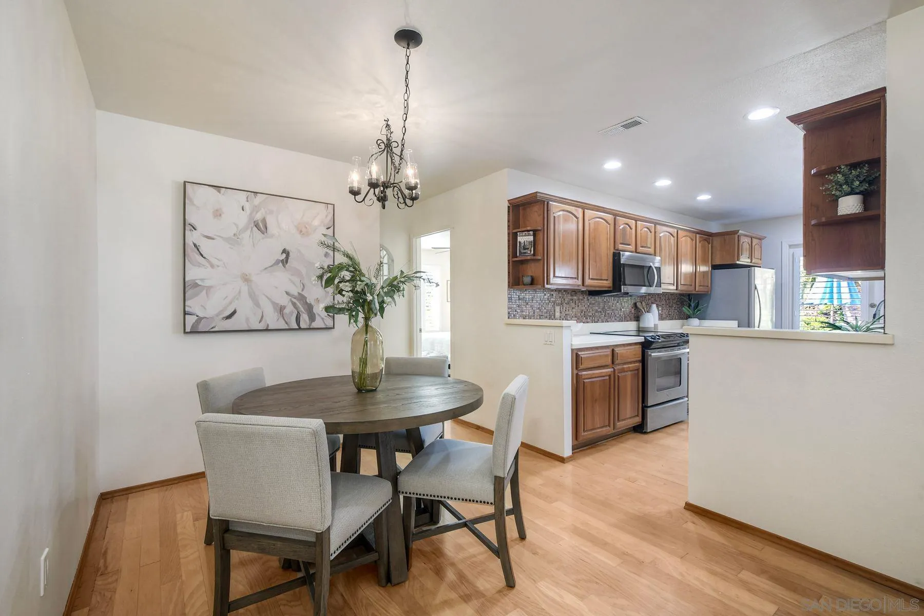 https://cdn.realtyfeed.com/cdn/127/260003663/332ab8a7c465364676615b8a0d04a2f6.webp