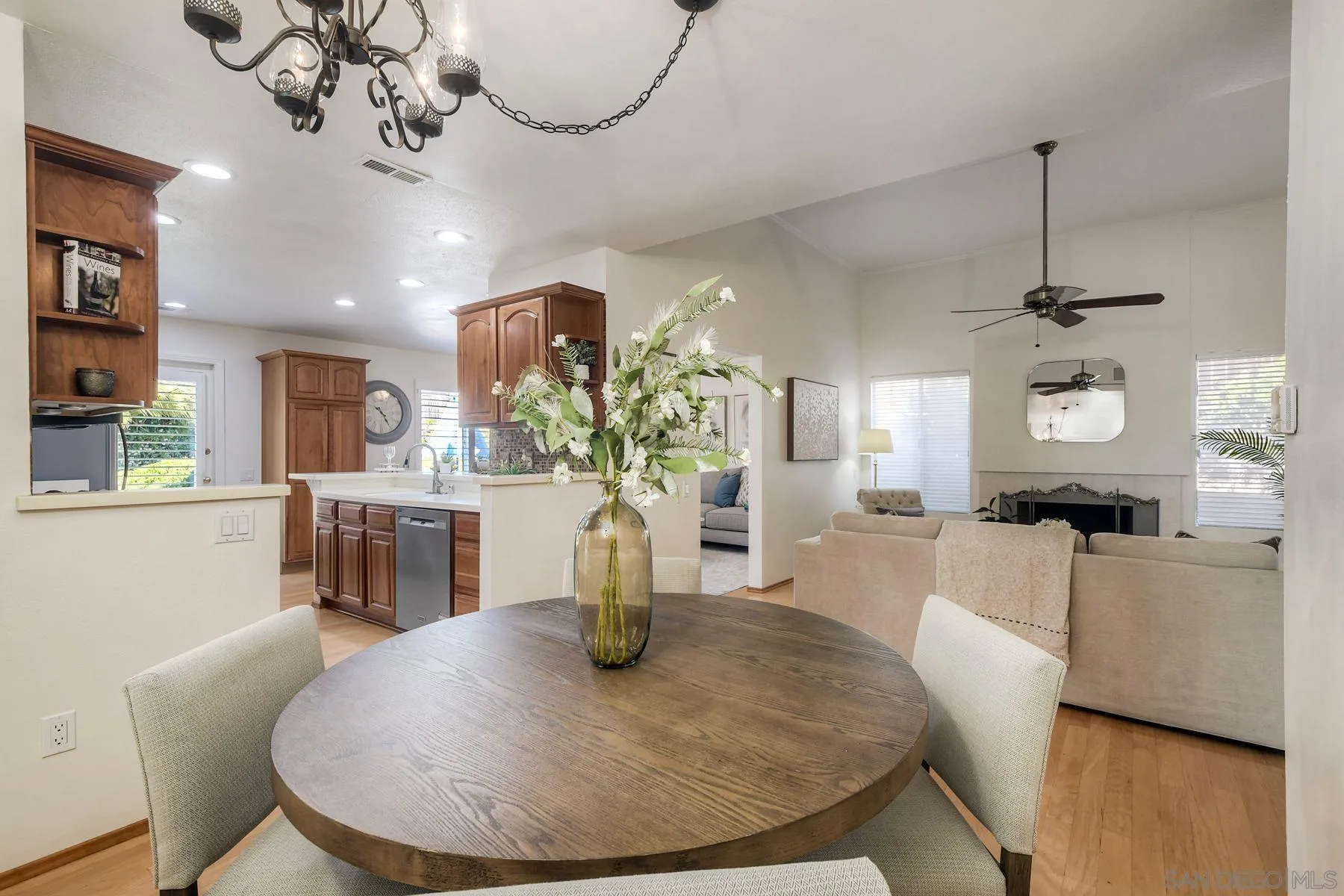 https://cdn.realtyfeed.com/cdn/127/260003663/65d47e9c1e467e27c0c560af8899c9ed.webp