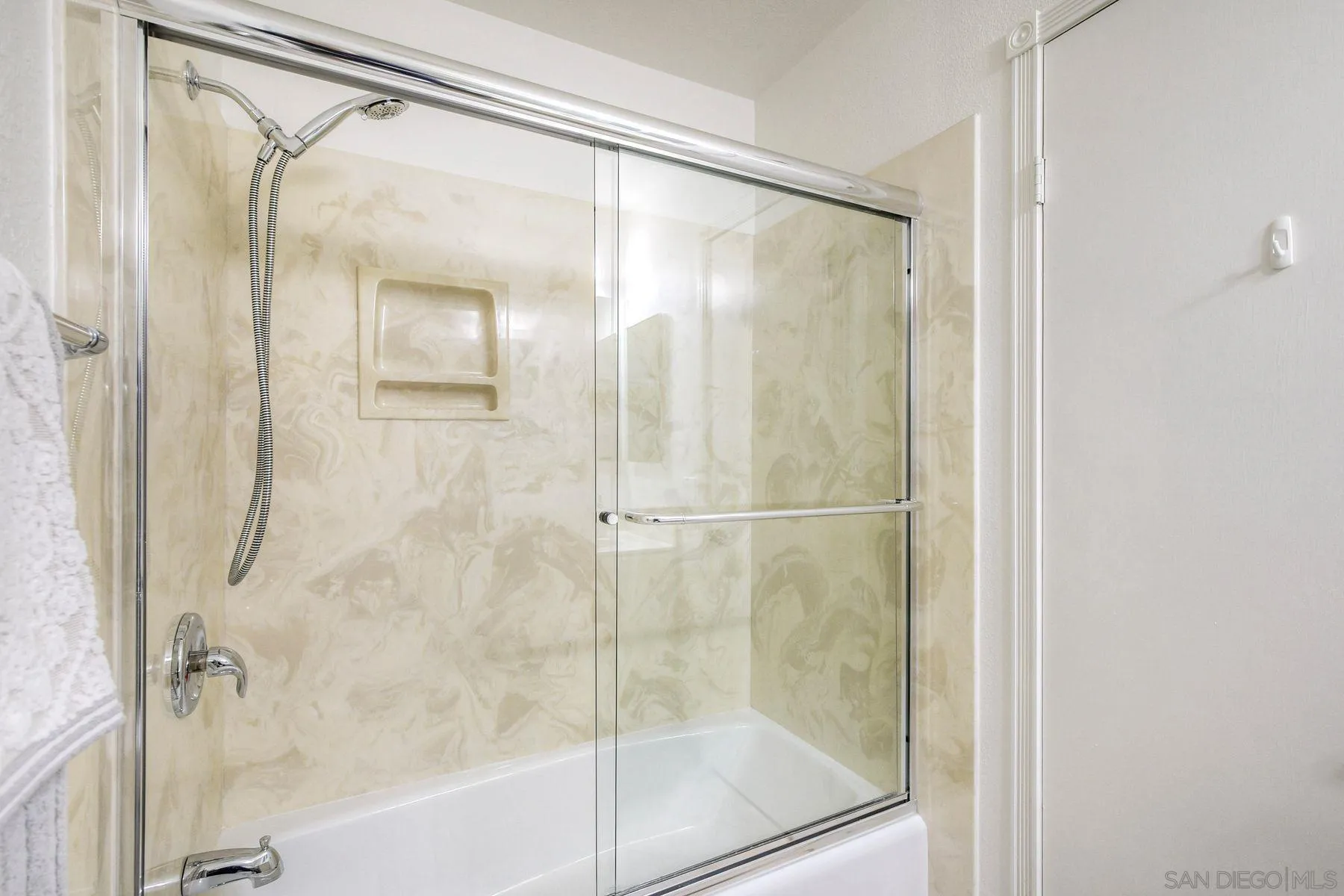 https://cdn.realtyfeed.com/cdn/127/260003663/a111a21a06c43f0b16c81f6565d62d3b.webp