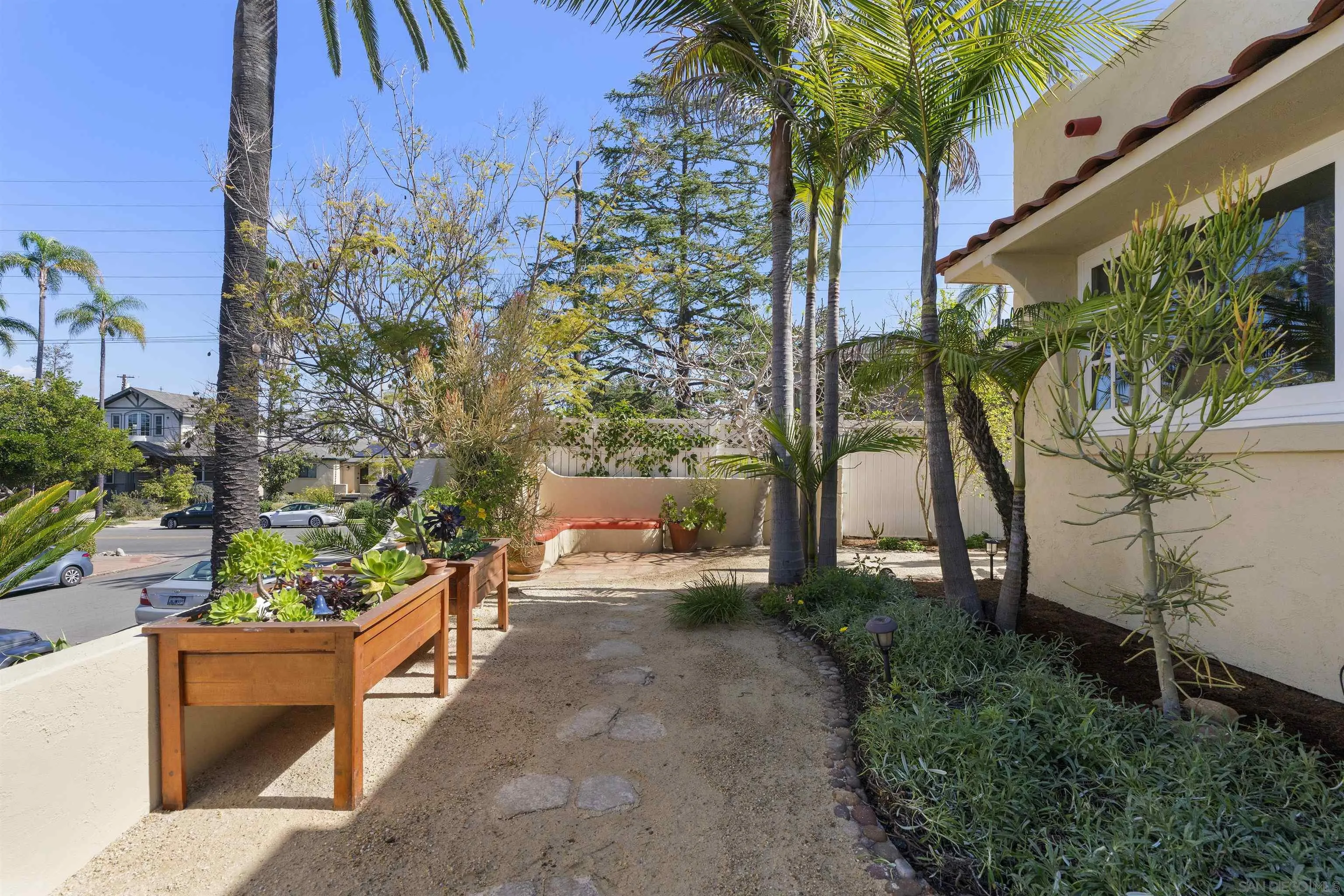 https://cdn.realtyfeed.com/cdn/127/260003664/783b492e753aa48094f03d19f7b51285.webp