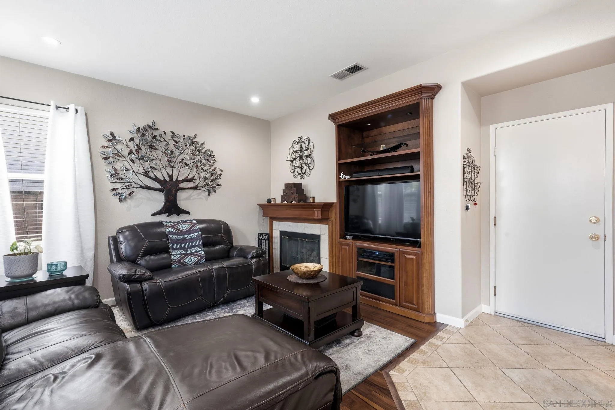 https://cdn.realtyfeed.com/cdn/127/260003666/0b28600078ecede3d9d329ccce067b63.webp