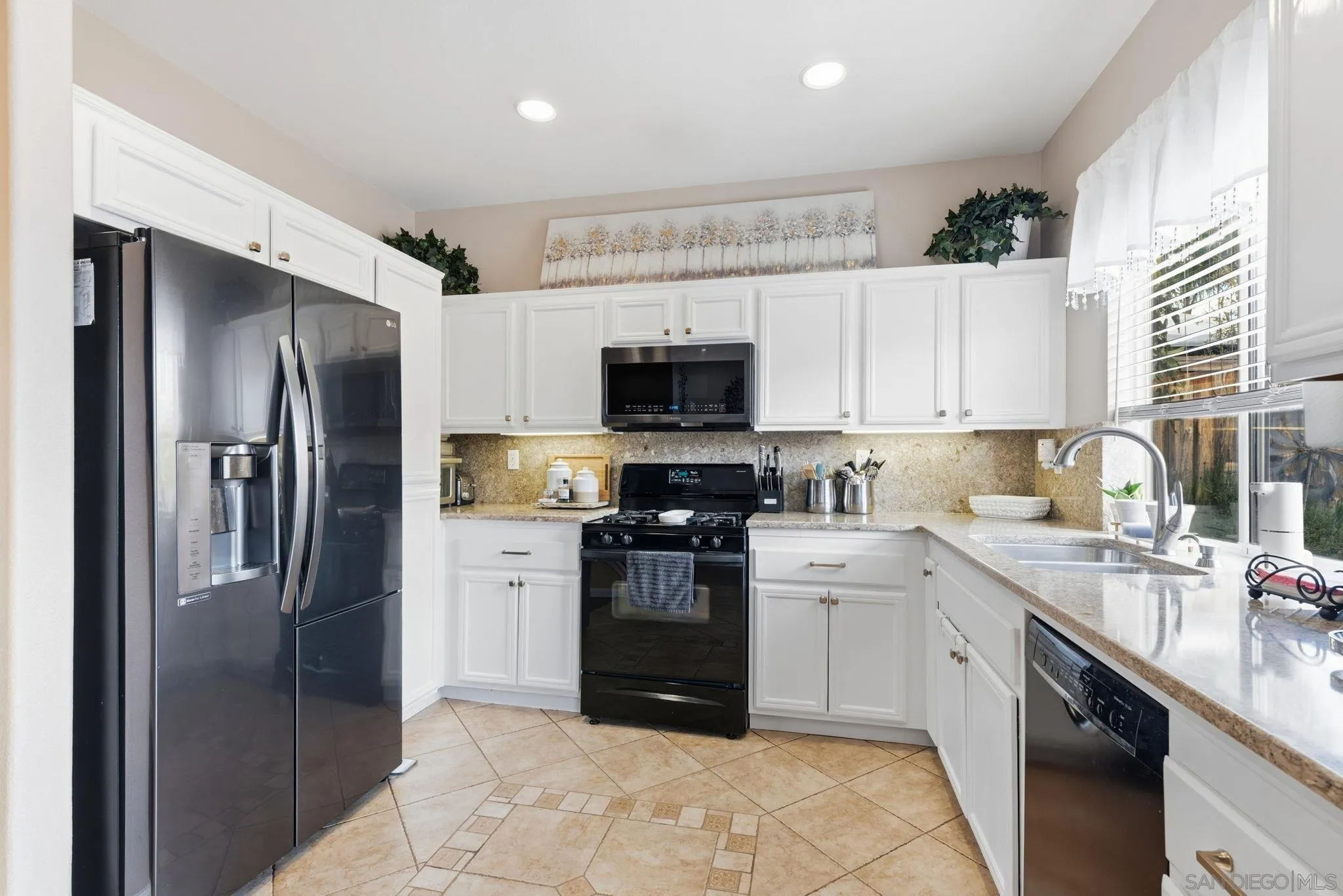 https://cdn.realtyfeed.com/cdn/127/260003666/1e527120f0a80ad3cccf6863b50d9cfc.webp