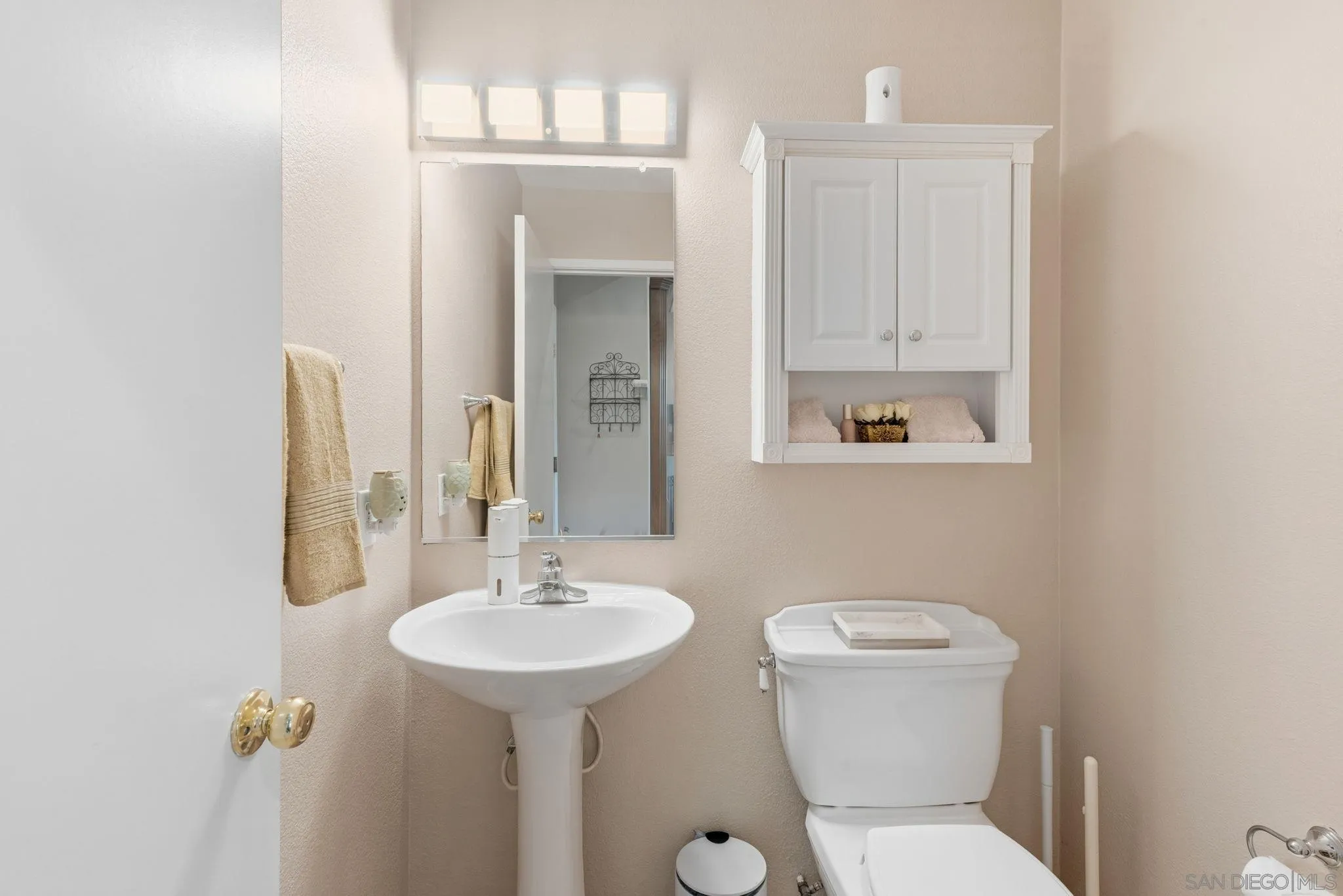 https://cdn.realtyfeed.com/cdn/127/260003666/959792f236d3820cd72068773640378e.webp