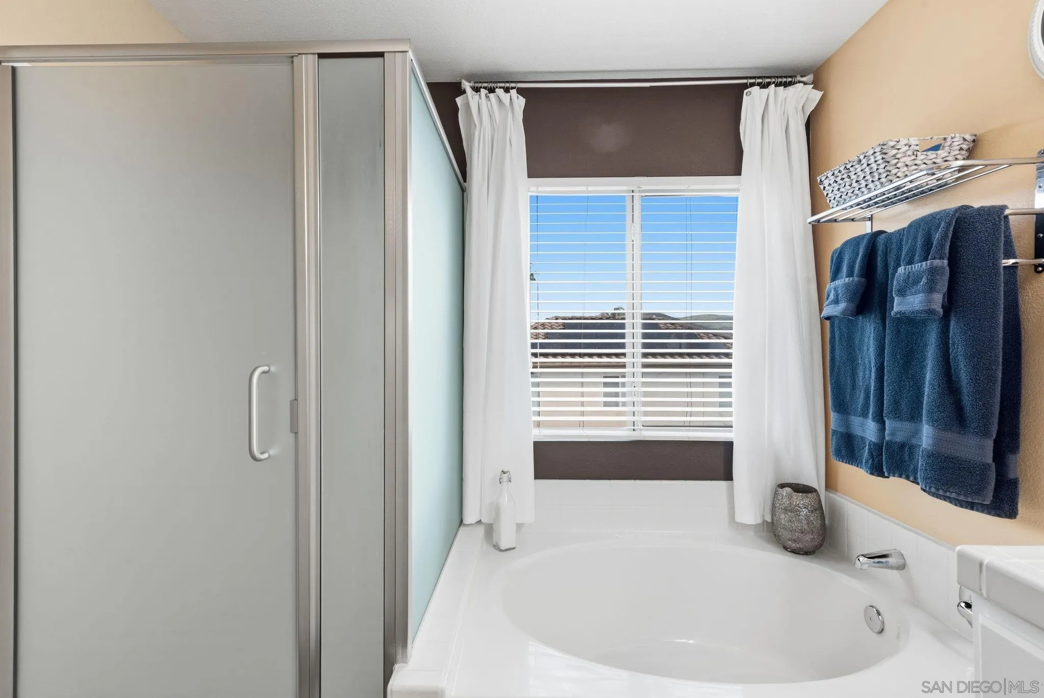 https://cdn.realtyfeed.com/cdn/127/260003666/a24b309addac9e9406e609f5c75afd00.webp