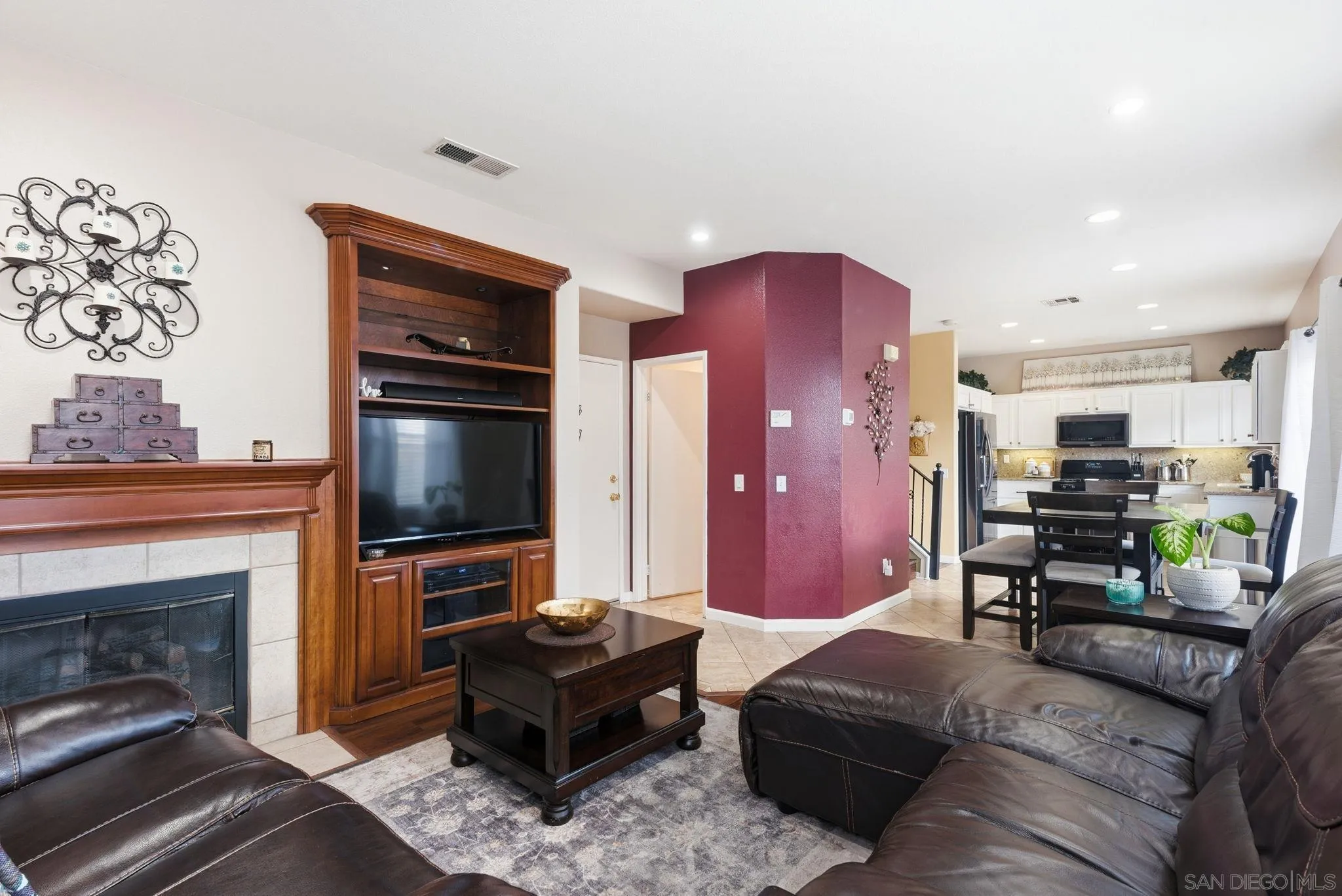 https://cdn.realtyfeed.com/cdn/127/260003666/c684a9acdc6bd2738926a3b1759e8abc.webp