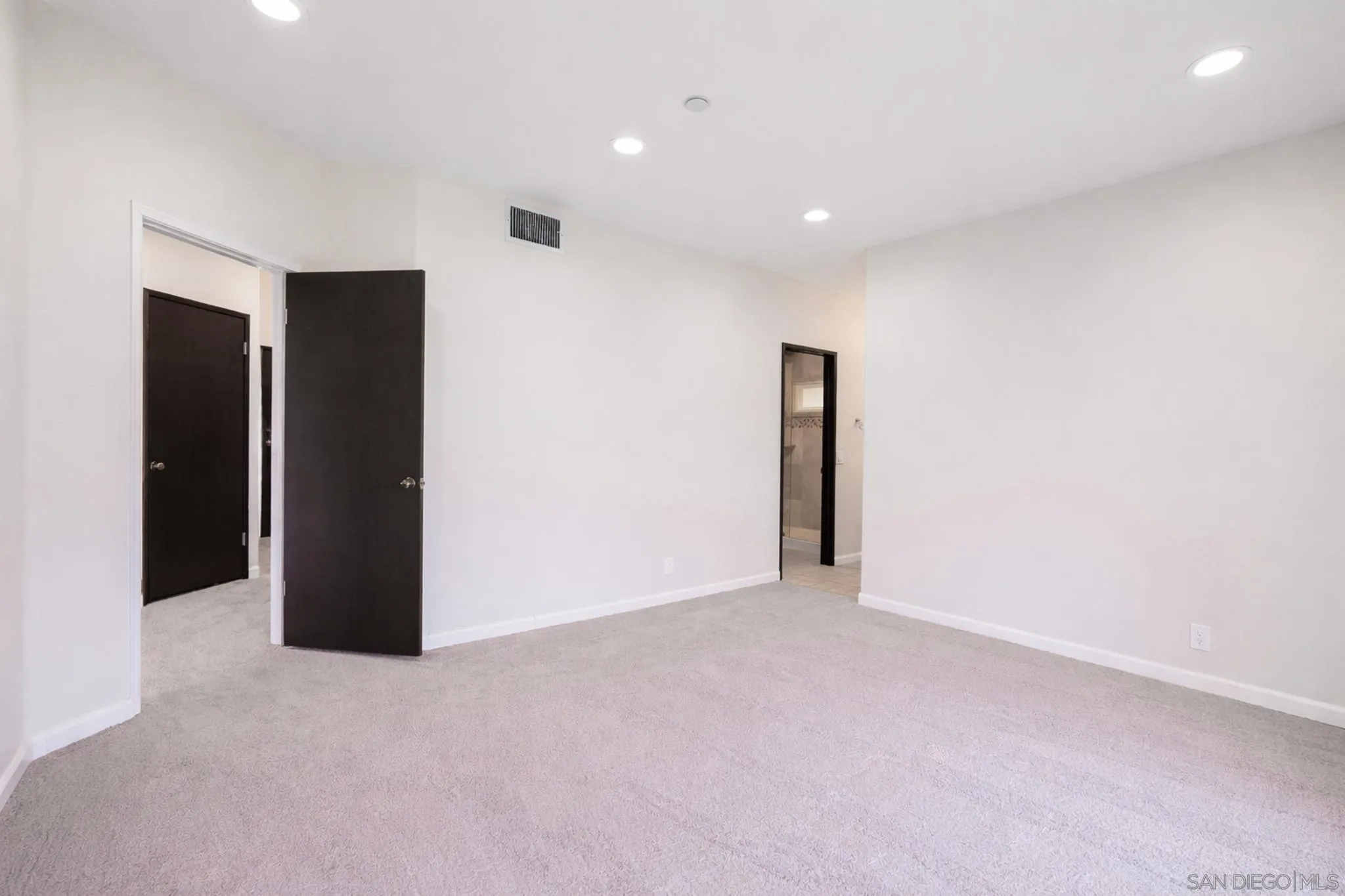 Photo #11: 260003671 Listing: Photo #11