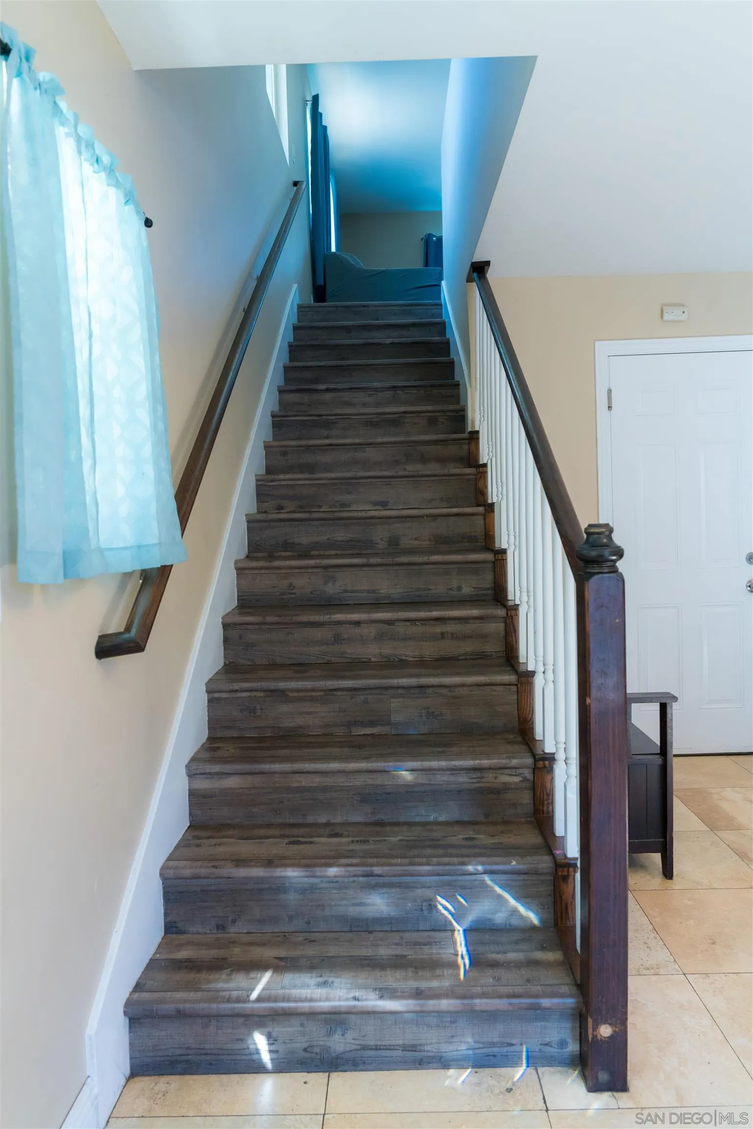 https://cdn.realtyfeed.com/cdn/127/260003672/98f5d12a055c8010f6f9a8bb9f371328.webp