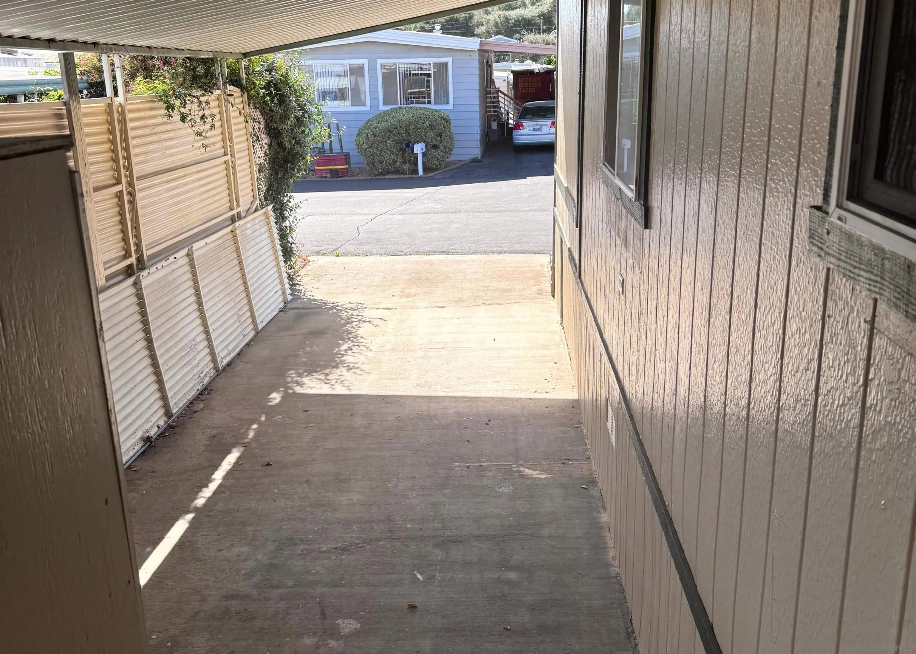 https://cdn.realtyfeed.com/cdn/127/260003674/0f22663414424f7c3f7112ba28d5fd64.webp