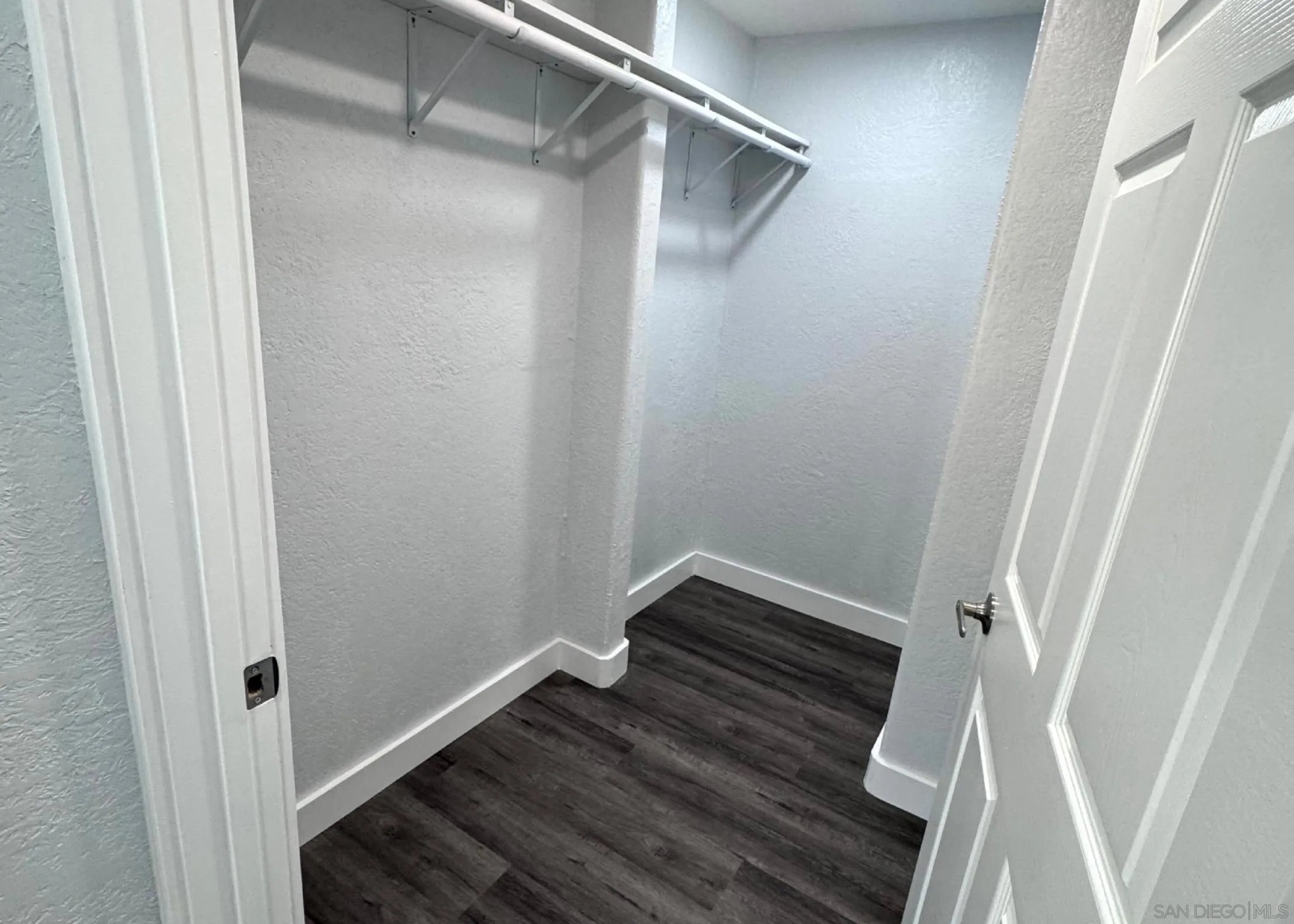 https://cdn.realtyfeed.com/cdn/127/260003674/1b85b61ea7fc10f187f5c5559425b093.webp