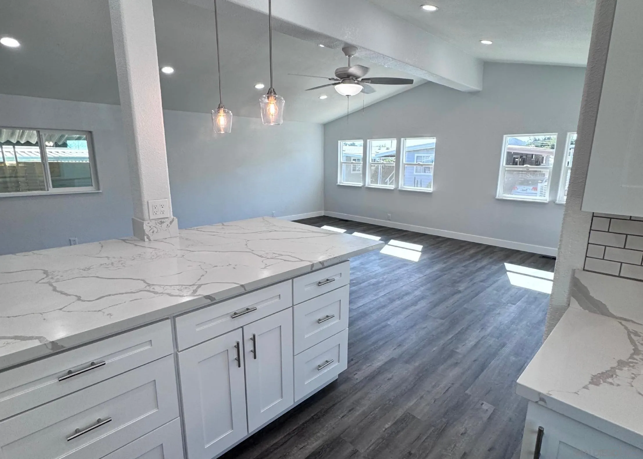 https://cdn.realtyfeed.com/cdn/127/260003674/69e701ed916f56e95f6b1c83a08b5aad.webp