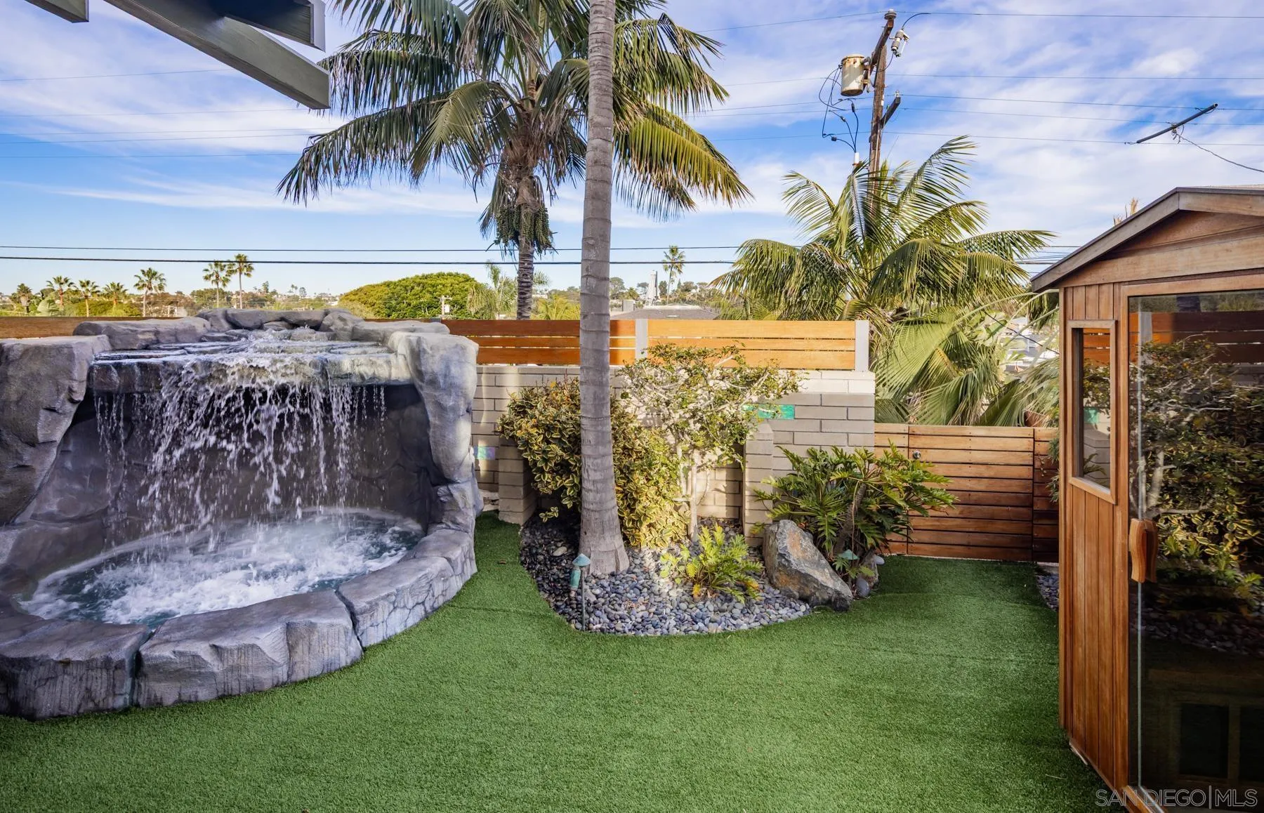 https://cdn.realtyfeed.com/cdn/127/260003675/c40cec36bd4043e71a63f4b0566296f2.webp