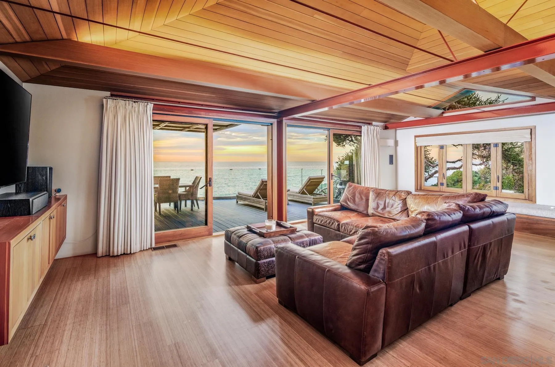 https://cdn.realtyfeed.com/cdn/127/260003675/d5d6458ccb8623ffd481657257211b88.webp
