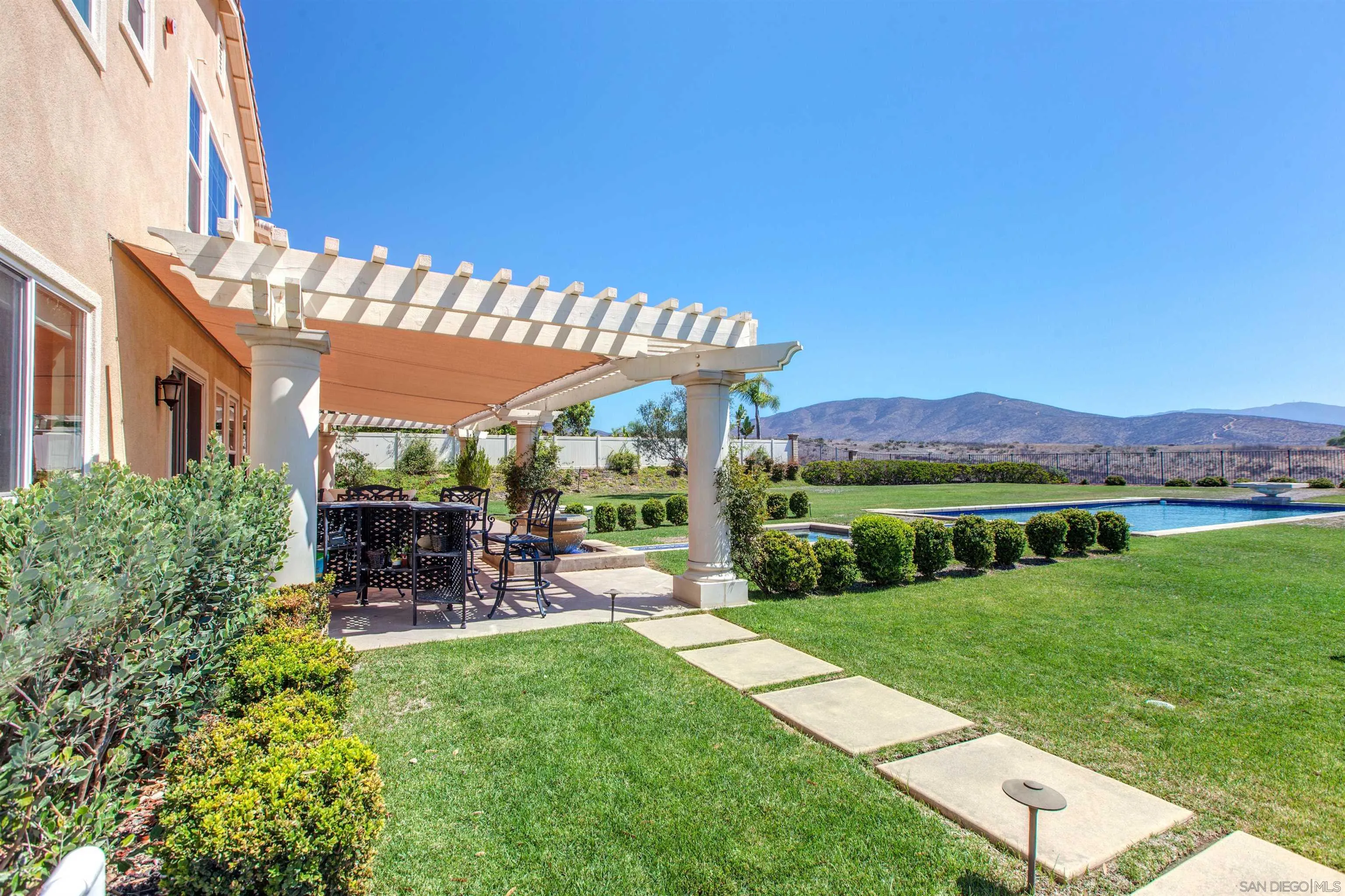 https://cdn.realtyfeed.com/cdn/127/260003677/2aae6d6e3008f59f5b413e36f9026c61.webp