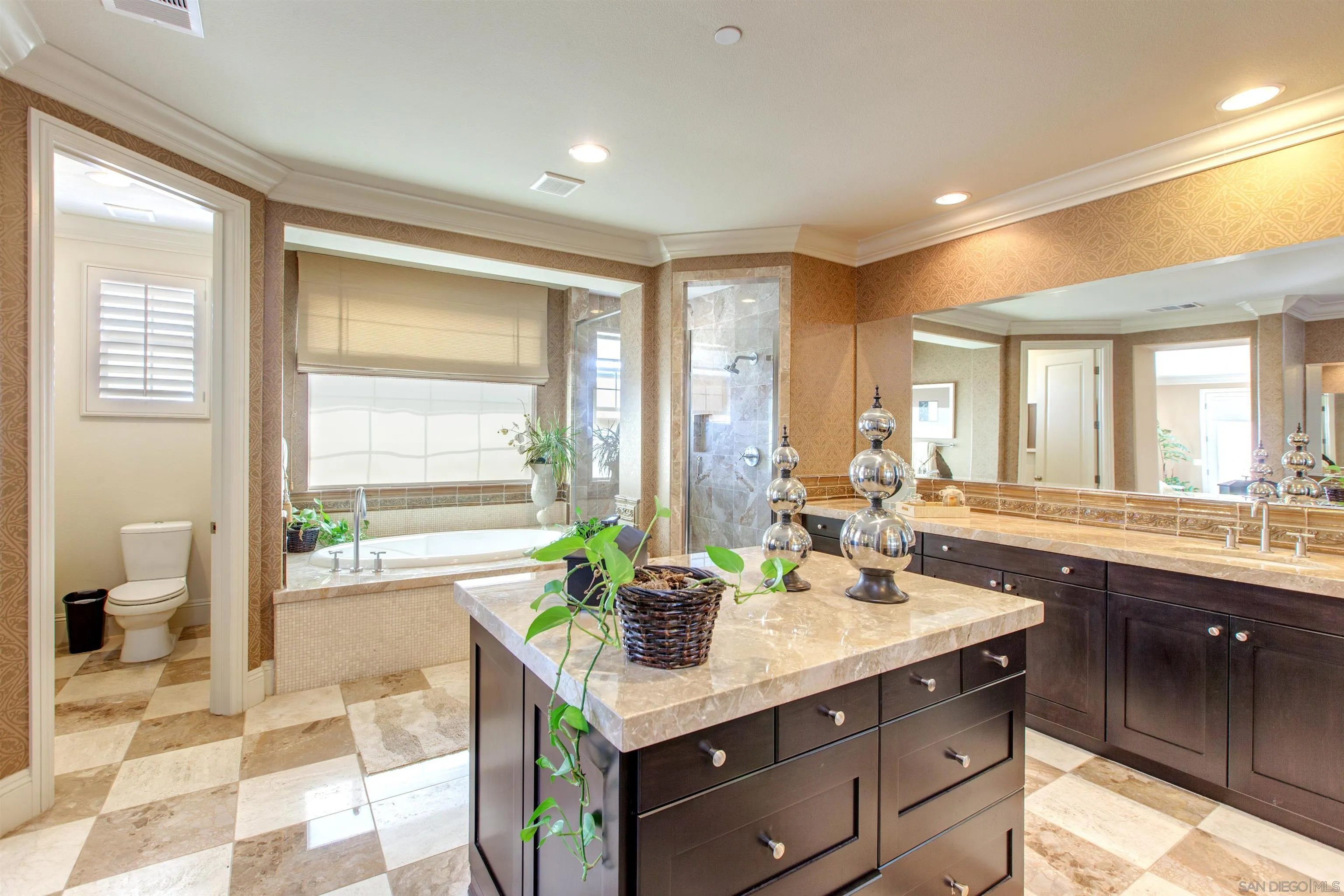 https://cdn.realtyfeed.com/cdn/127/260003677/2ccf1ad7624eaad716f78566628df452.webp