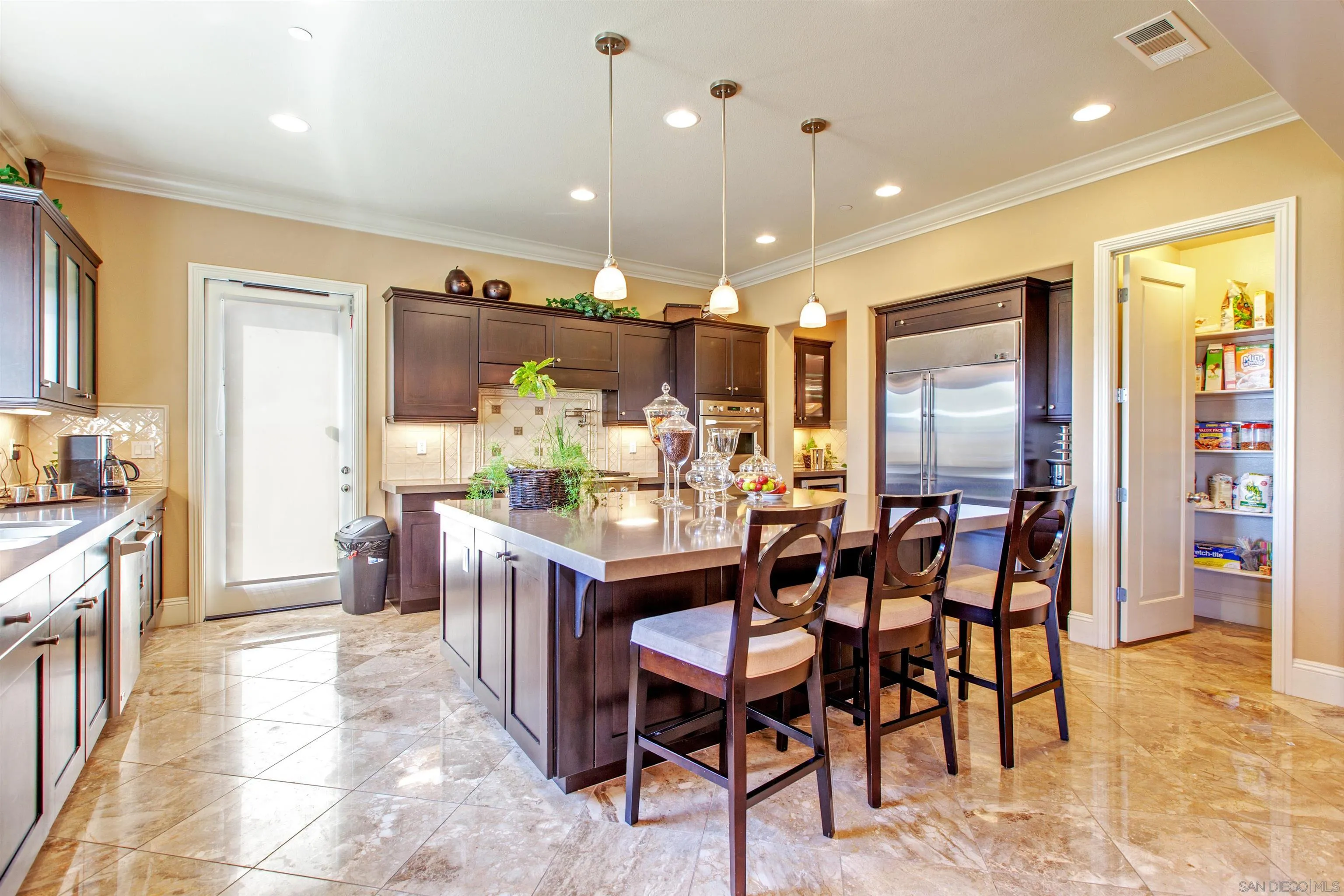 https://cdn.realtyfeed.com/cdn/127/260003677/a44d251a1c2d1450f6b9341a771763c9.webp