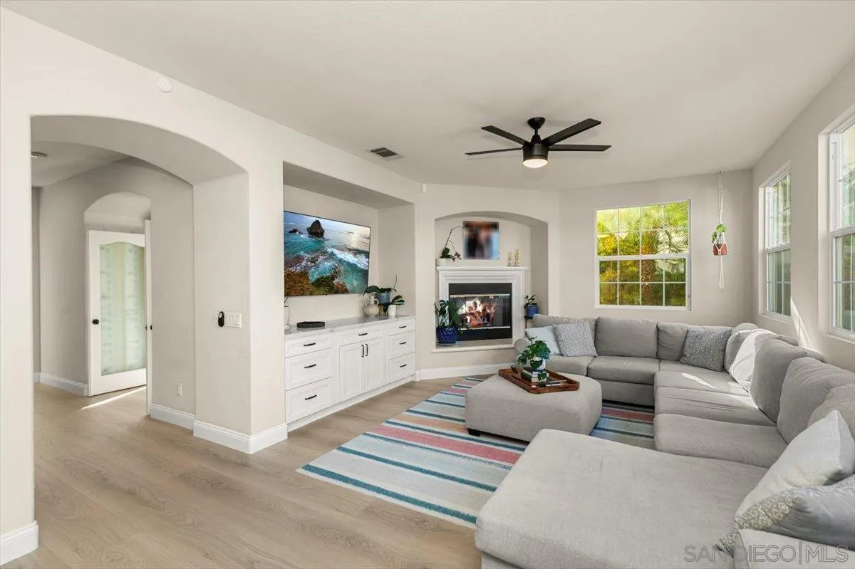 https://cdn.realtyfeed.com/cdn/127/260003681/04165d3edb489b531b6e89b19af580ea.webp