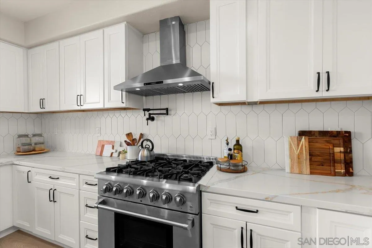https://cdn.realtyfeed.com/cdn/127/260003681/1f058829a6bed9816828a585f60294e6.webp
