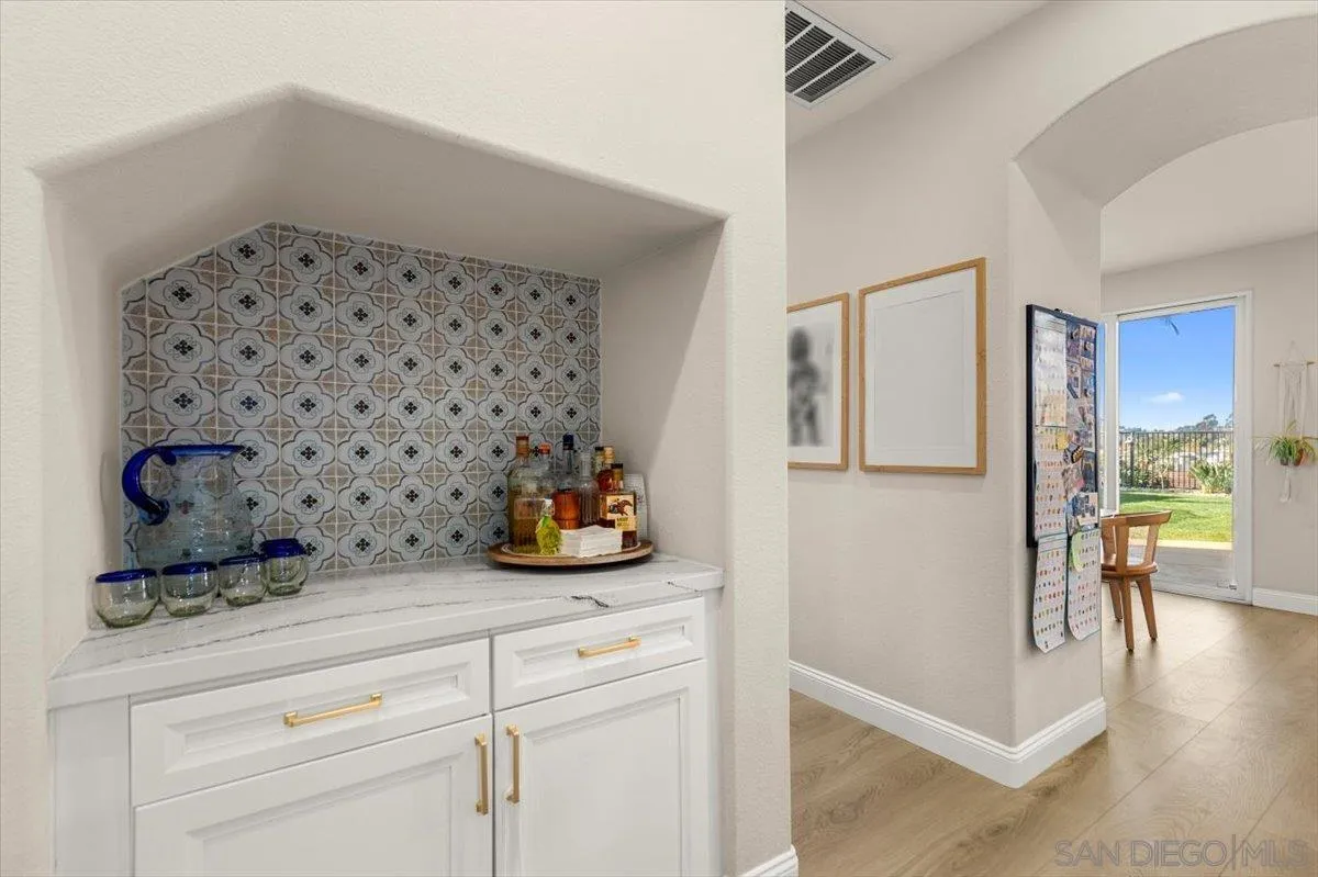 https://cdn.realtyfeed.com/cdn/127/260003681/71ce10c61003c685e523bb977644bdb9.webp
