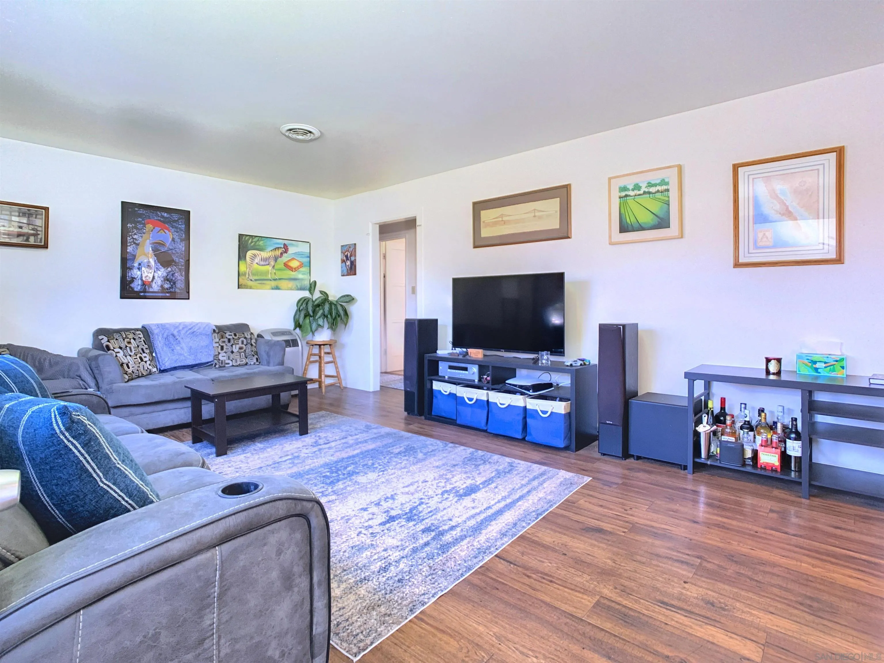 https://cdn.realtyfeed.com/cdn/127/260003685/bda50a7d679765855054979b2a4e56c3.webp