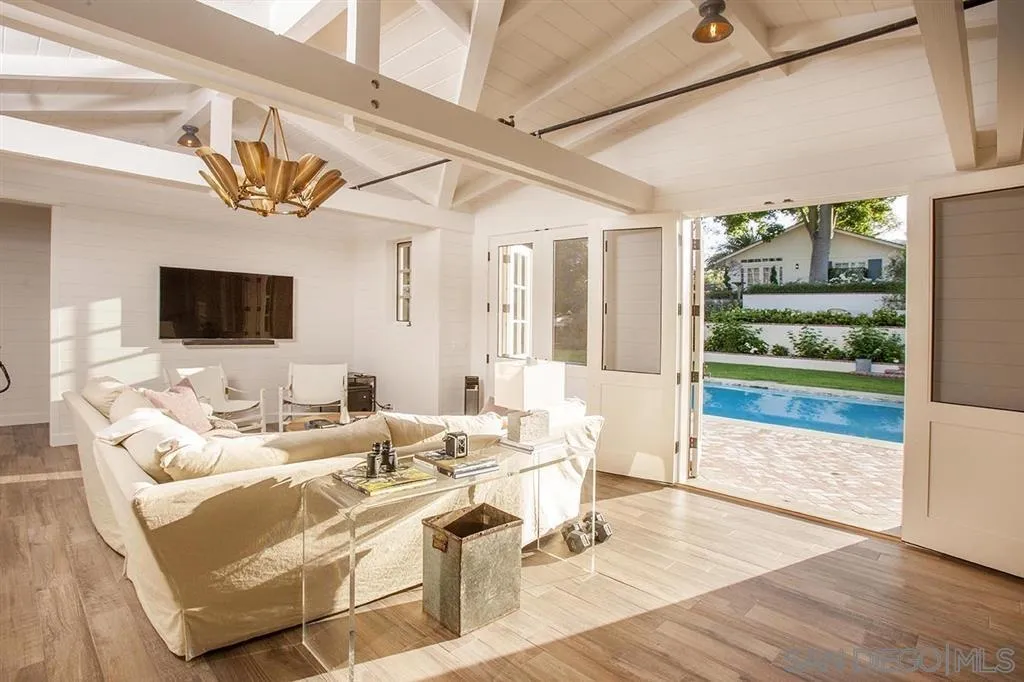 https://cdn.realtyfeed.com/cdn/127/260003688/55c08f51b733c982bcfbd34c7f358282.webp