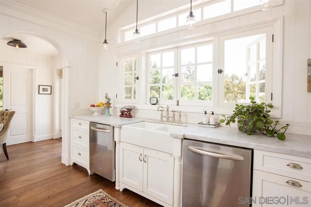 https://cdn.realtyfeed.com/cdn/127/260003688/5f718c1cb7d75864181f9eeba517c7b4.webp