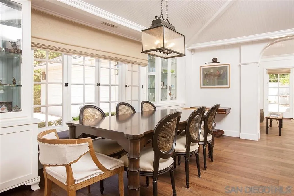 https://cdn.realtyfeed.com/cdn/127/260003688/70bed27bccf0c05443911a901986b16e.webp