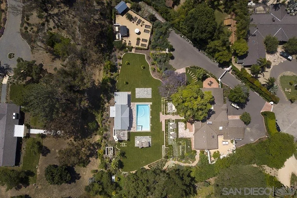 https://cdn.realtyfeed.com/cdn/127/260003688/7c0a04e1ba0b78103f36c7d3a6e977c0.webp