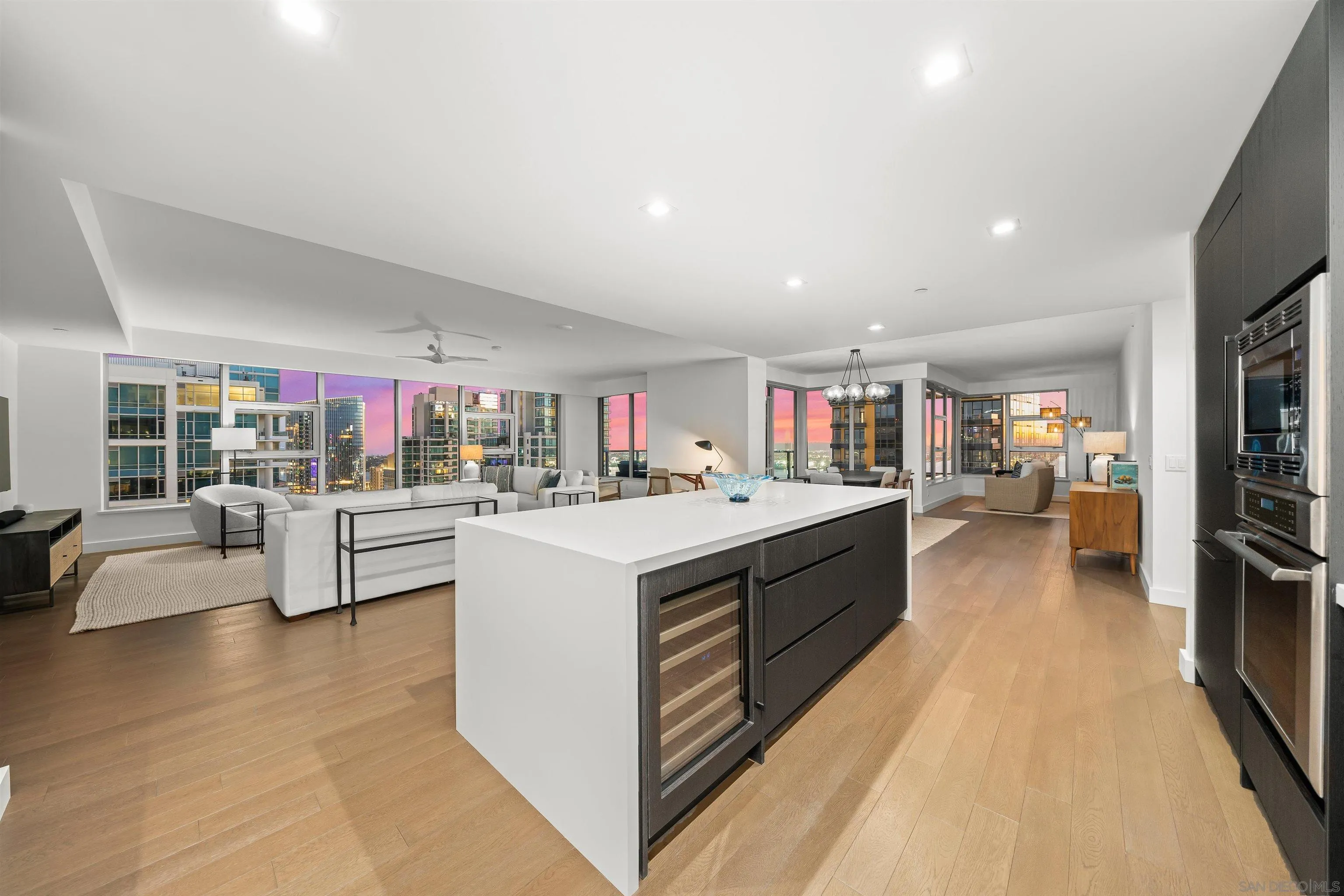 Photo #8: 260003695 Listing: Photo #8