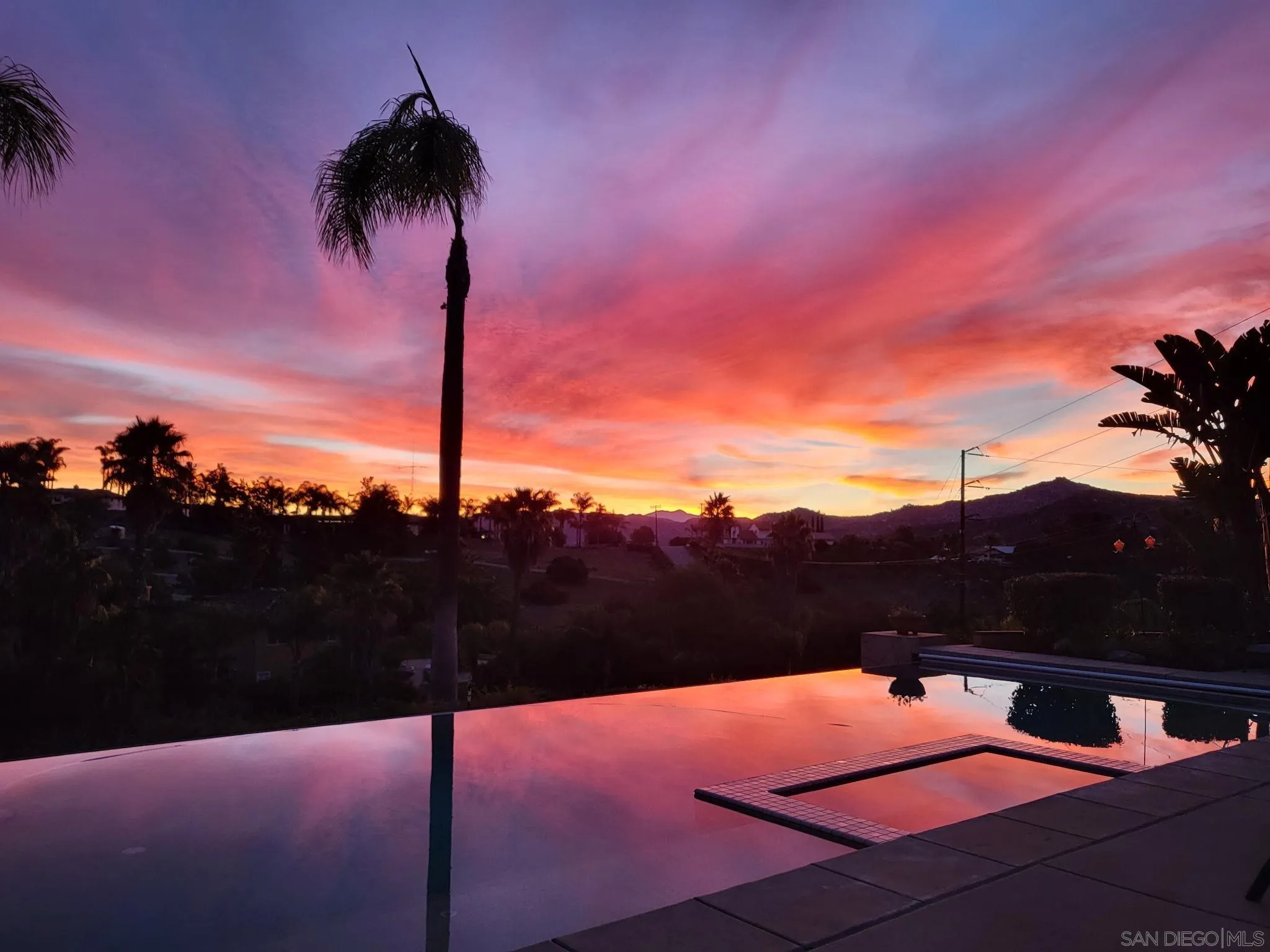 https://cdn.realtyfeed.com/cdn/127/260003704/f237885b0139697f122e83dc136a6426.webp