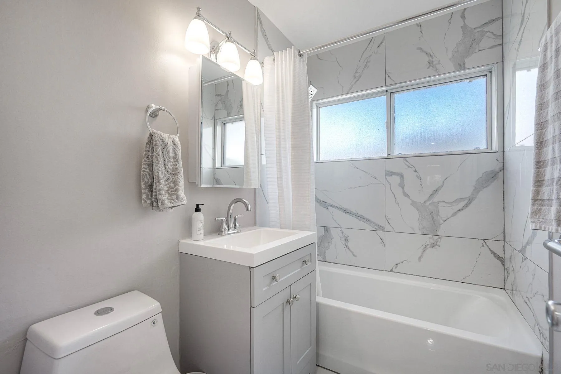 https://cdn.realtyfeed.com/cdn/127/260003707/5faa51af5c3bd6d2545145c14642ef7d.webp