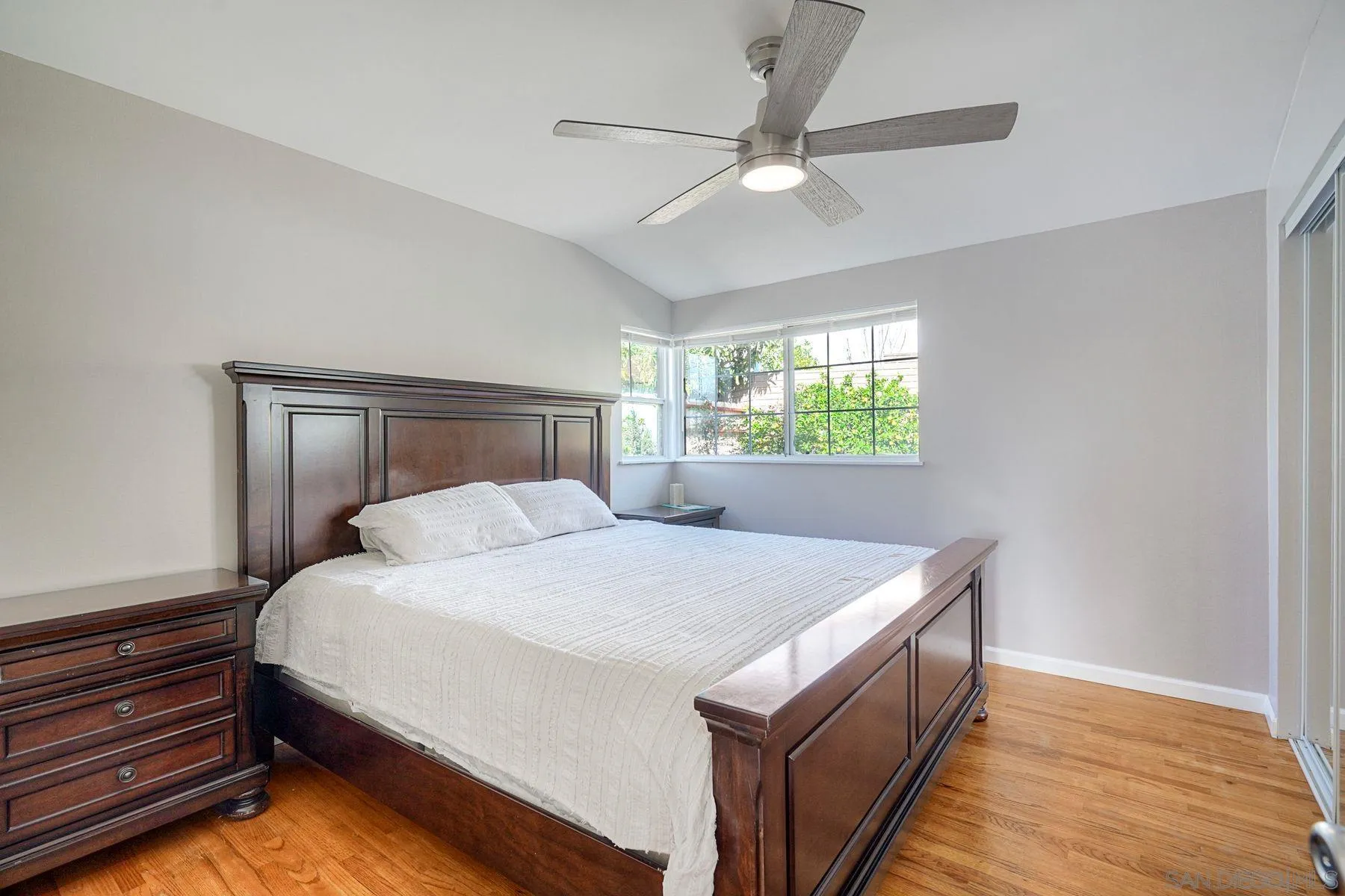 https://cdn.realtyfeed.com/cdn/127/260003707/a6442f4bf905758bfae9682688ced547.webp